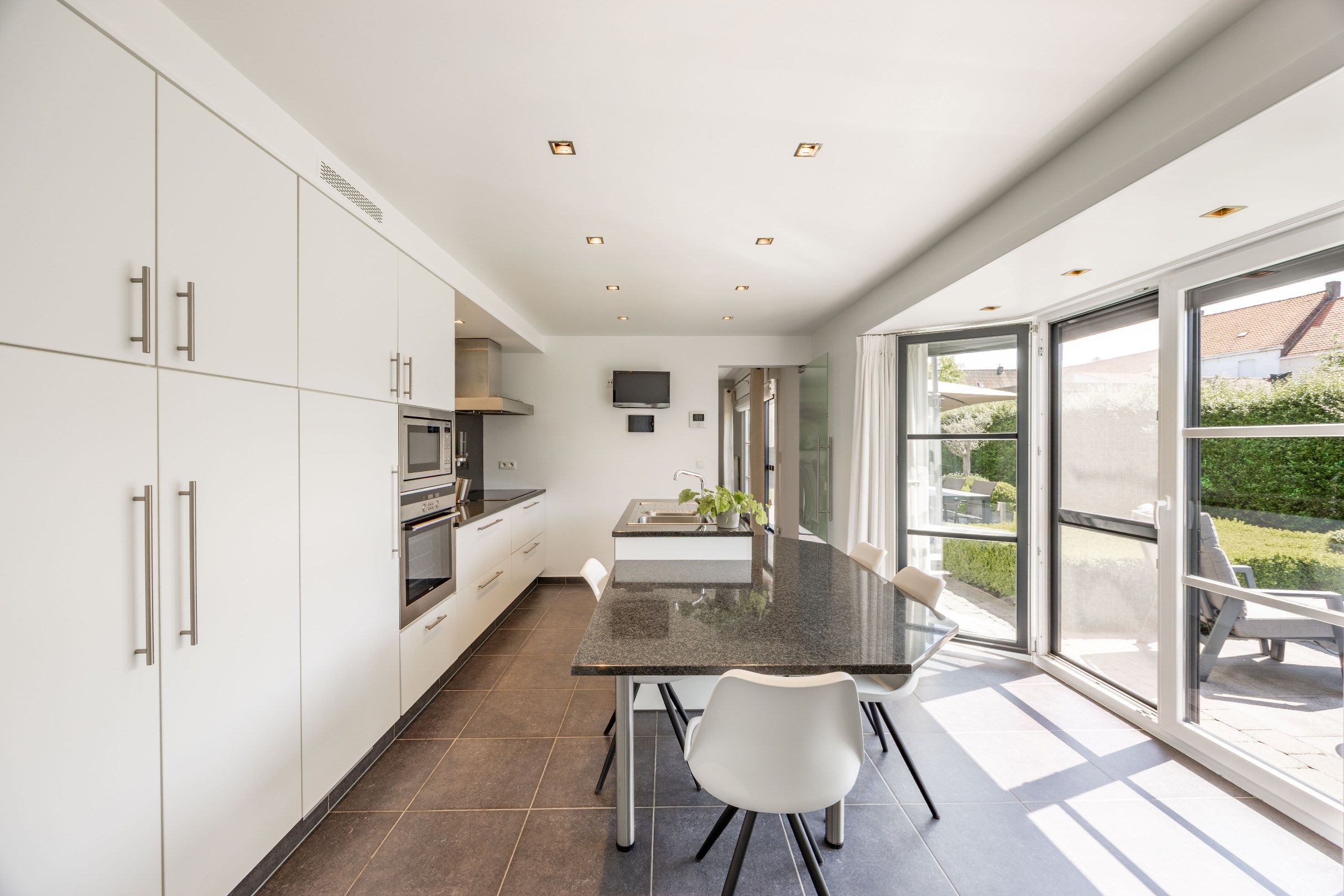 ENERGIEZUINIGE GEZINSWONING MET ZUIDGERICHTE TUIN  foto 7