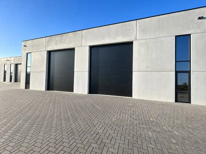 Nieuwbouw KMO-unit van 886 m² – topligging Deinze Noord foto 3
