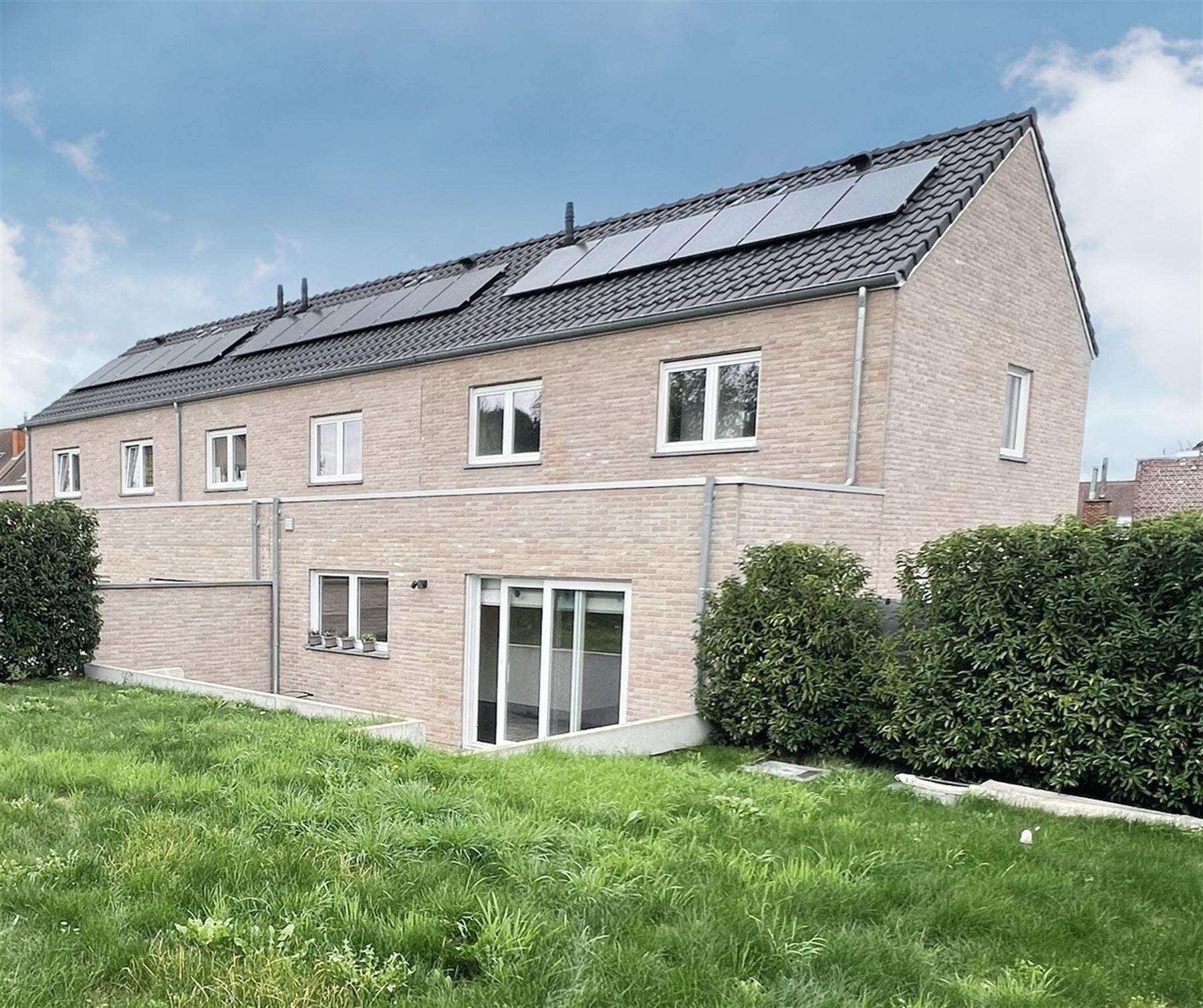 Aangename nieuwbouw woning met garage en tuin foto 10