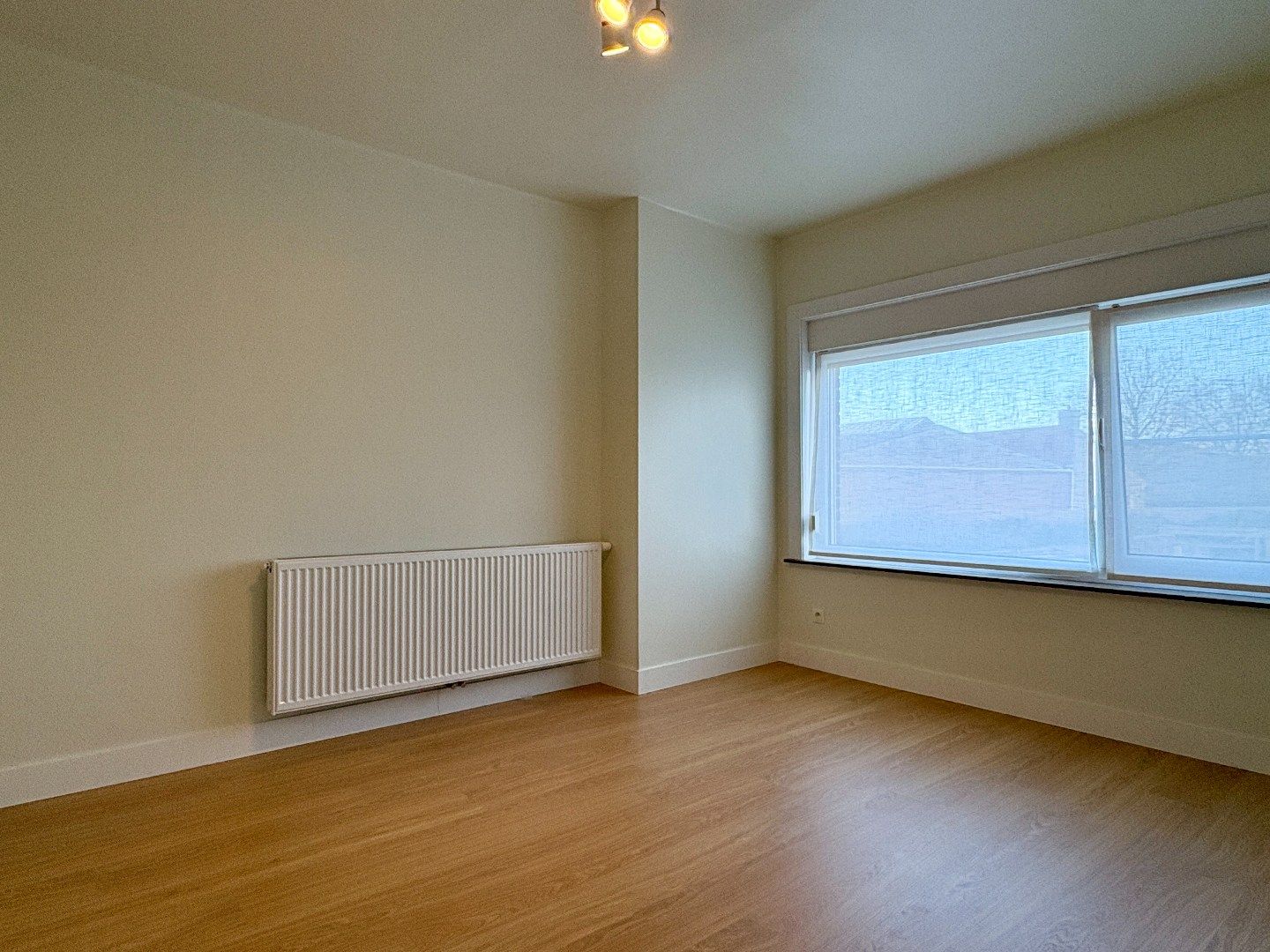 Compleet gerenoveerde woning met tuin en 4 slaapkamers in Tielt. foto 10