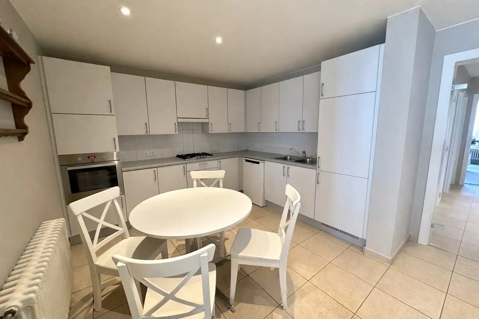 Zeer ruim (167m²) app.1°verd. gelegen in het stadscentrum. foto 4