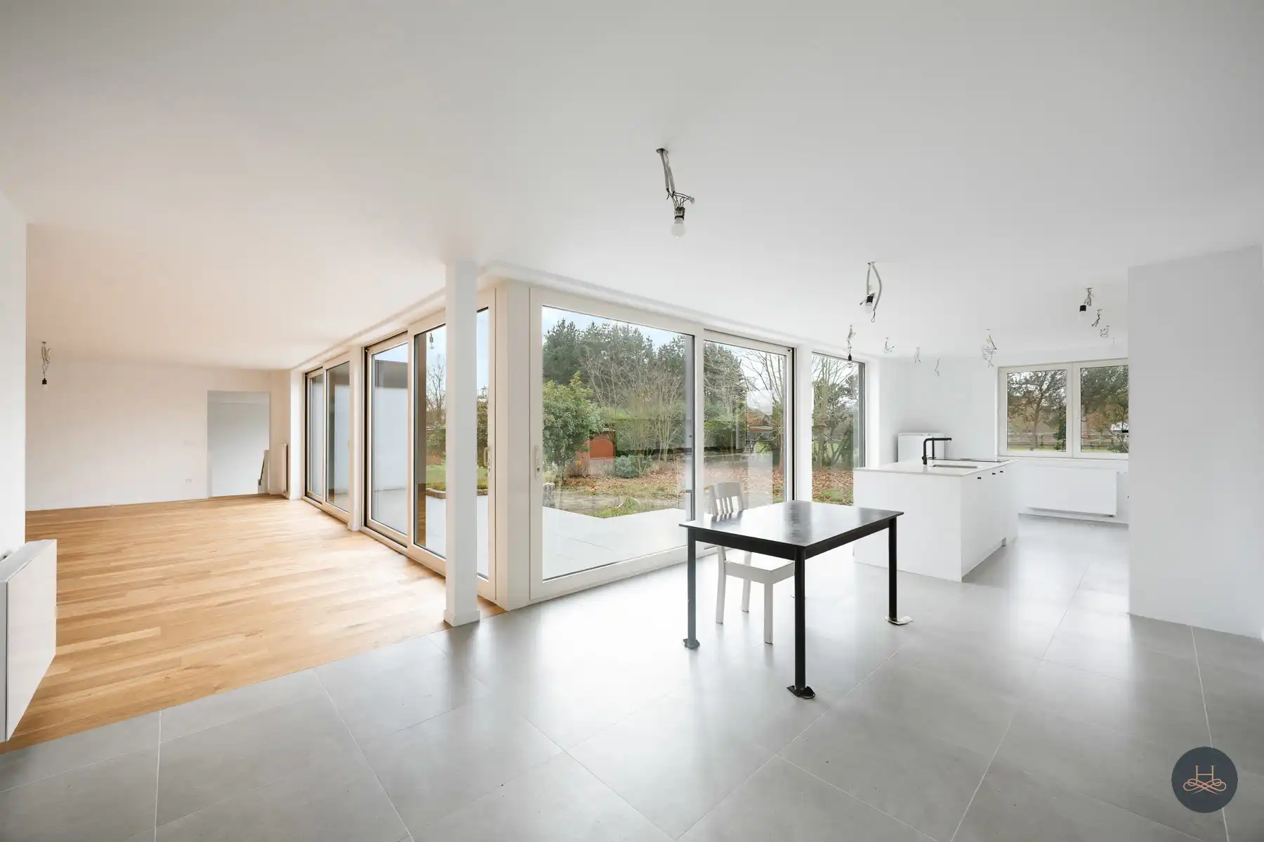 Vernieuwbouwvilla met praktijkruimte in rustige buurt foto 4