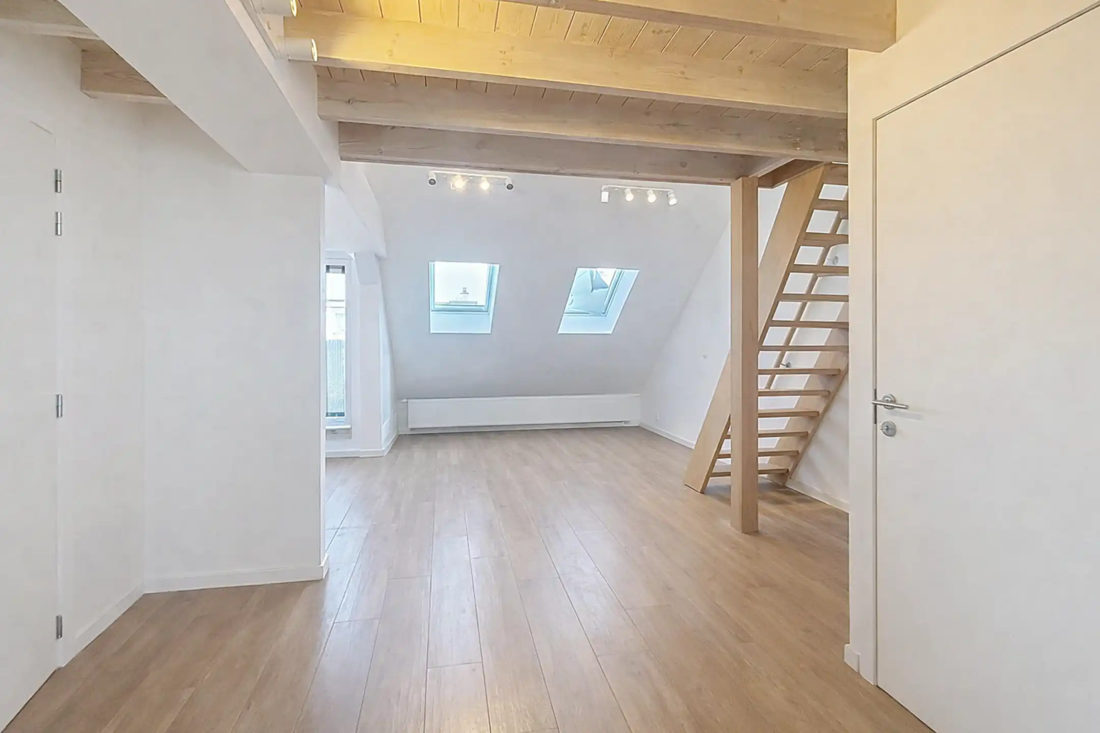 Mooi appartement met 1 slaapkamer en een mezzanine foto 2