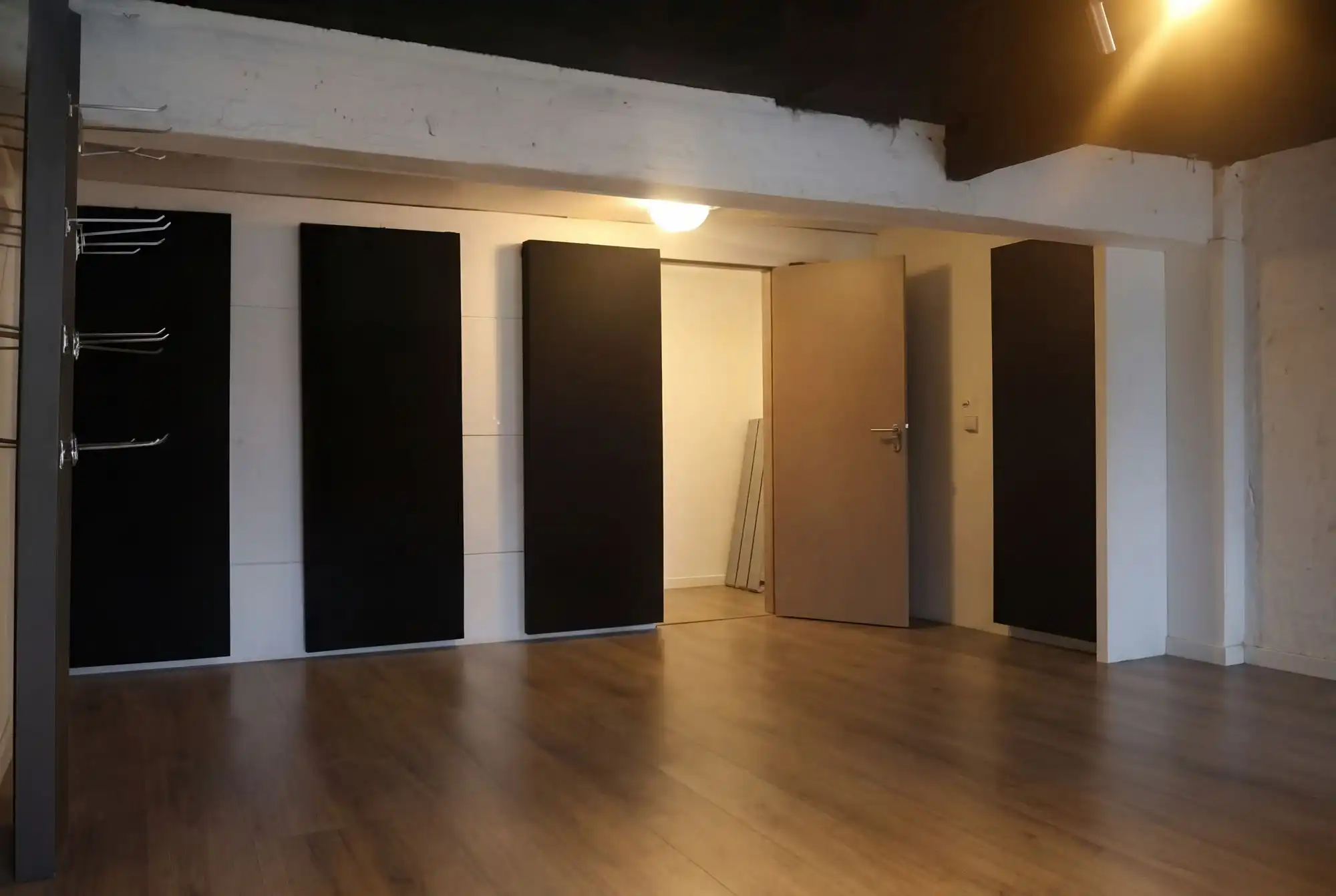 Dubbel commercieelpand in een bruisende winkelstraat foto 9