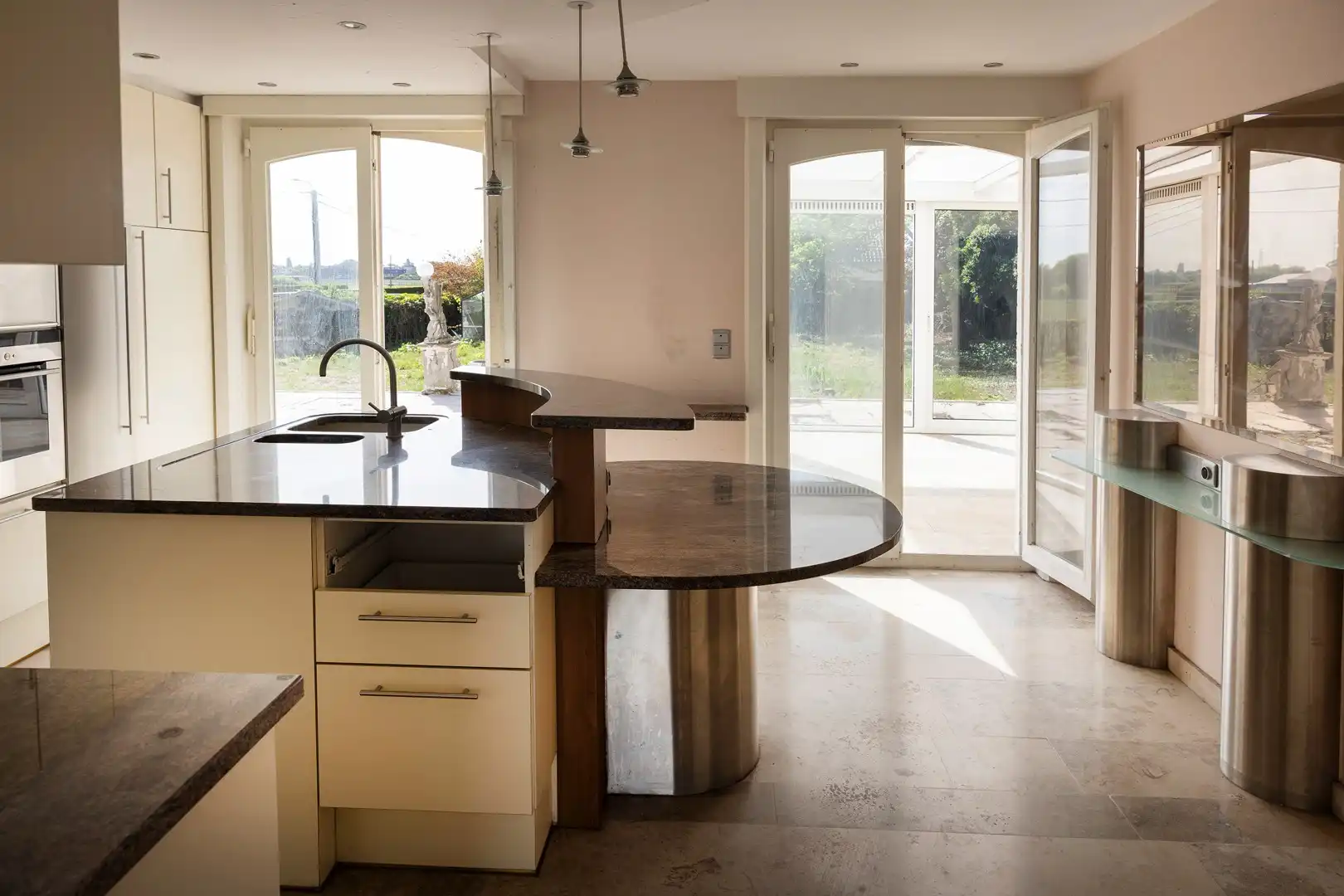 Te renoveren villa op perceel van 2.433 m². foto 5
