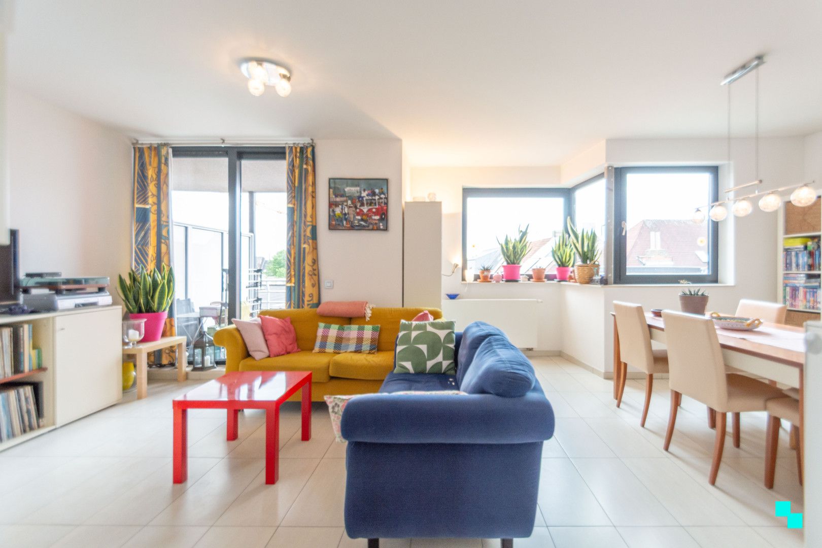 Appartement met terras aan het water in de Brugse Poort foto {{pictureIndex}}