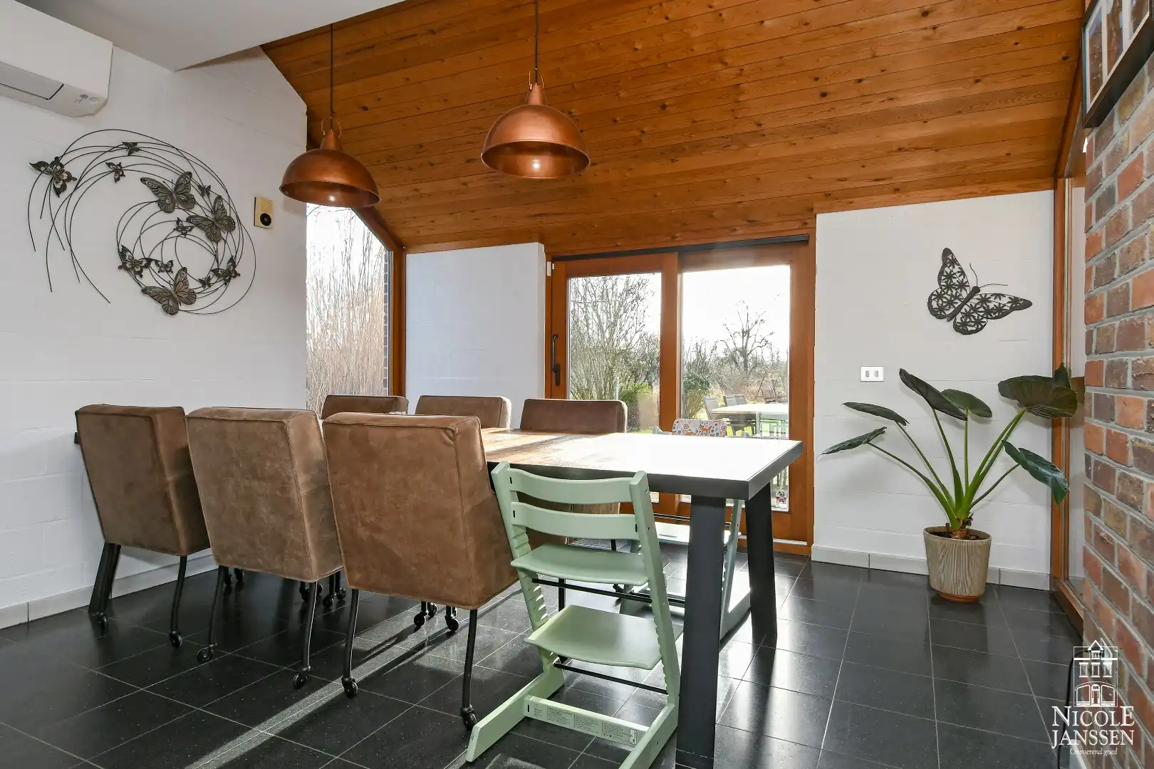 Bijzonder energiezuinige halfvrijstaande woning met diepe tuin foto 11