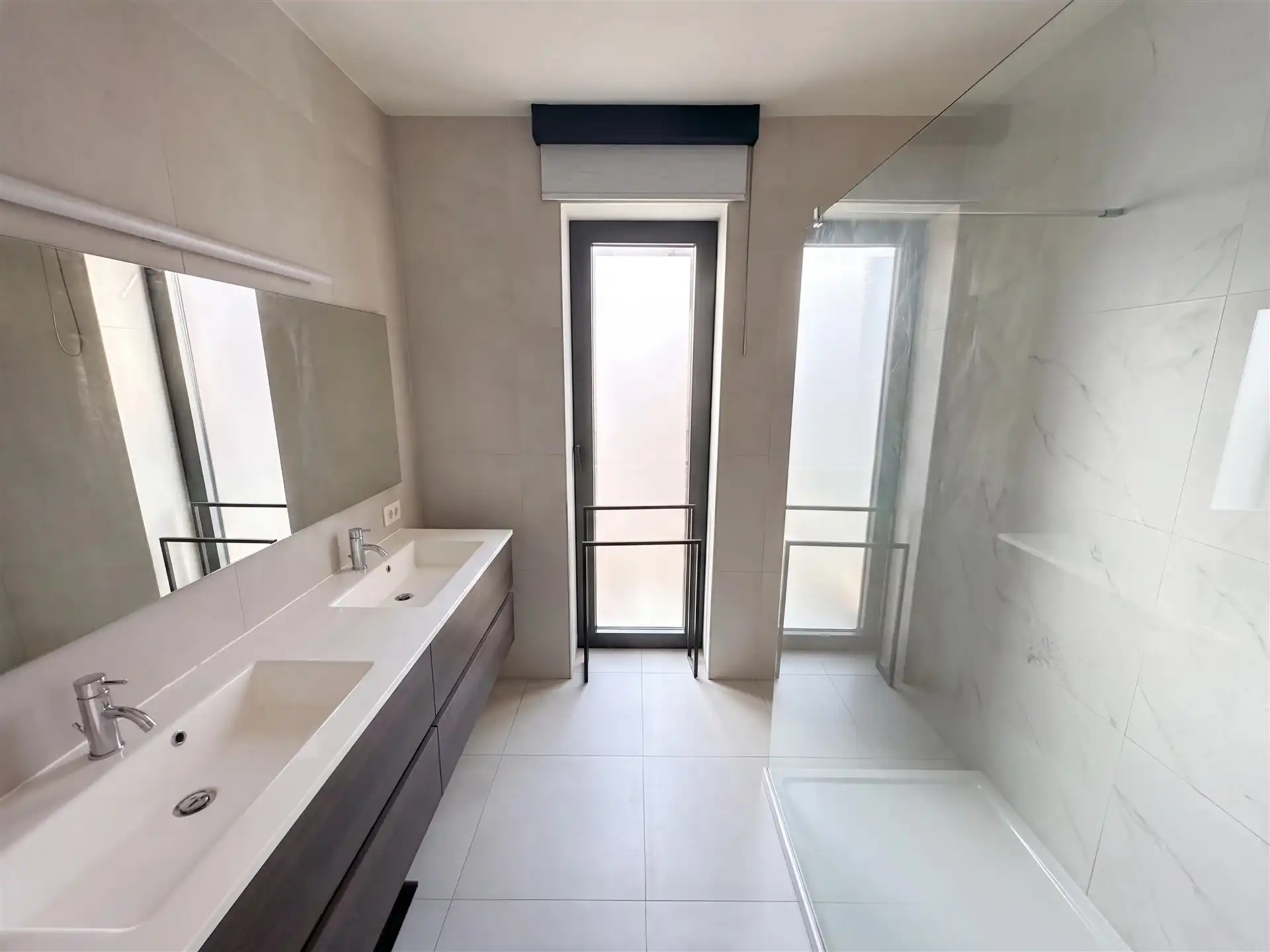 Prachtig appartement met twee slaapkamers en zicht op groen foto 5