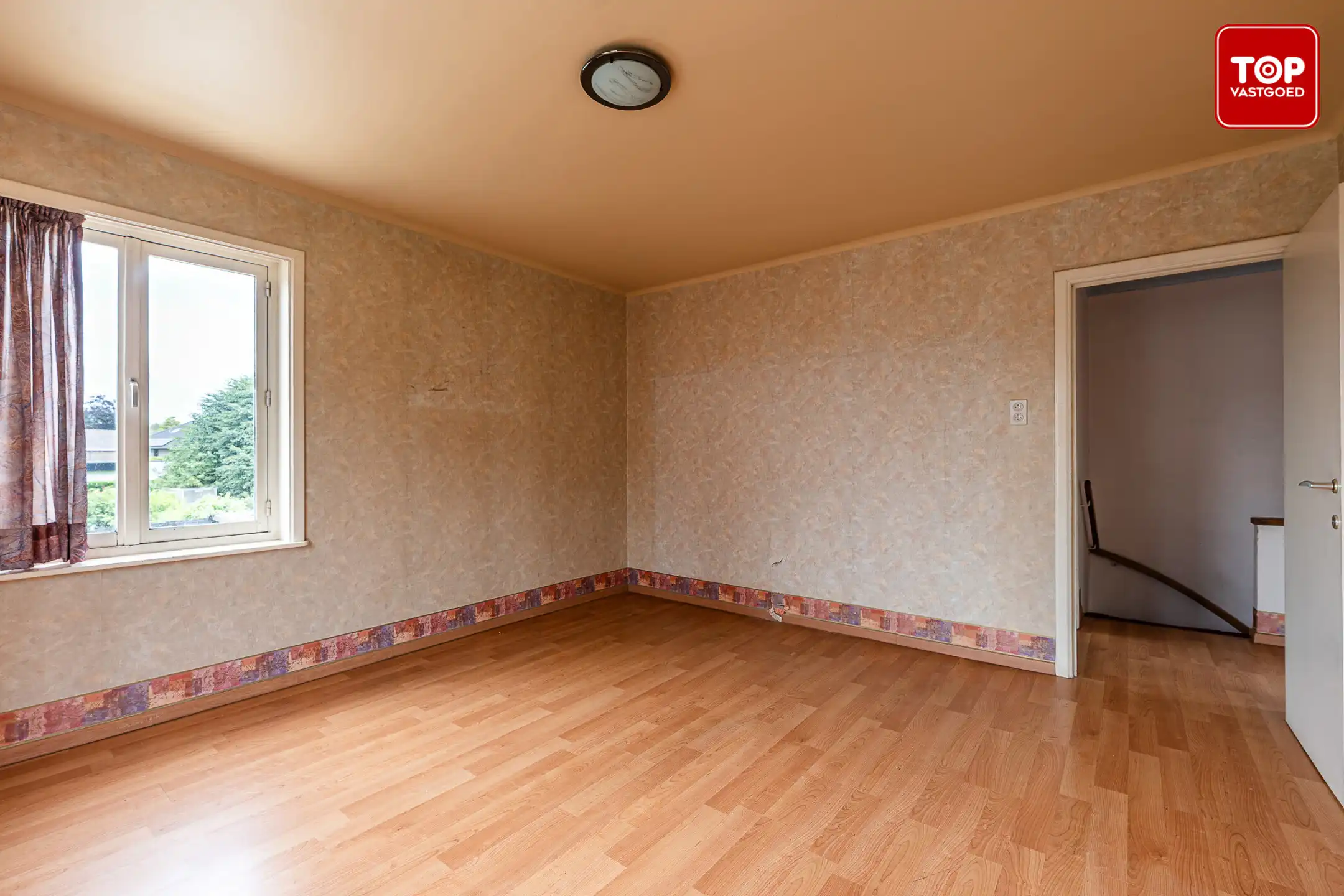 Halfopen bebouwing met 3 slaapkamers, zonnige tuin en garage  foto 19