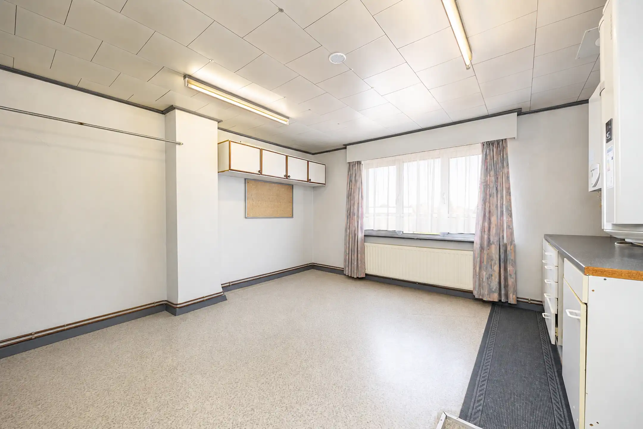 Ruime woning met 4 slaapkamers en garage op rustige ligging foto 17