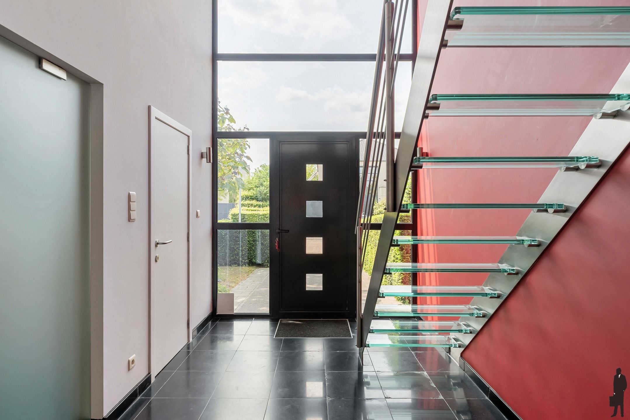 Instapklare woning met zwemvijver in Hoogstraten! foto 3