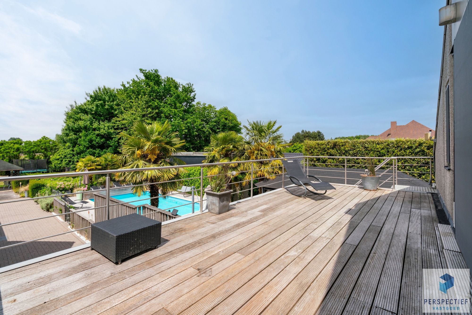 Handelspand met Winkelruimte, Magazijn en Woonst op 1.682 m² foto 8