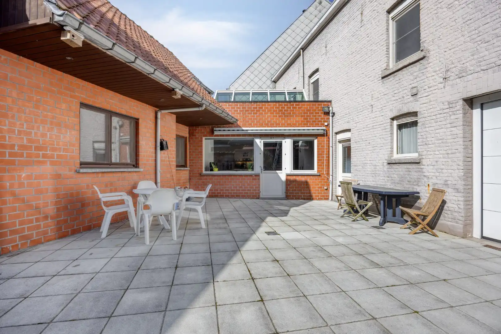 Goed gelegen handelspand met woonst! foto 17