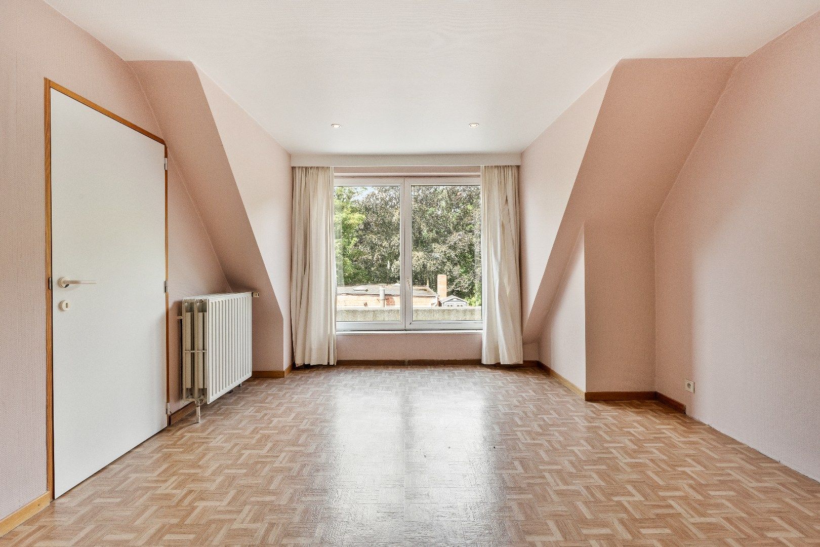 Uniek handelspand met duplexappartement op een toplocatie in Dadizele foto 11