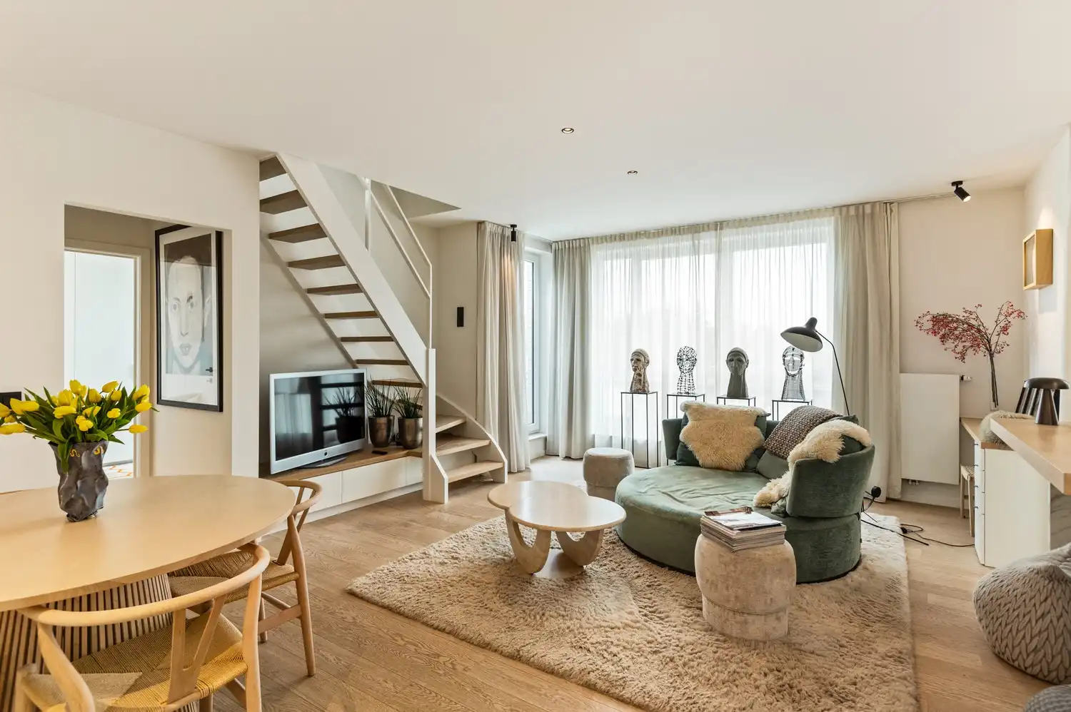 Luxueus en smaakvol afgewerkt dakappartement in het centrum van Schilde! foto 2