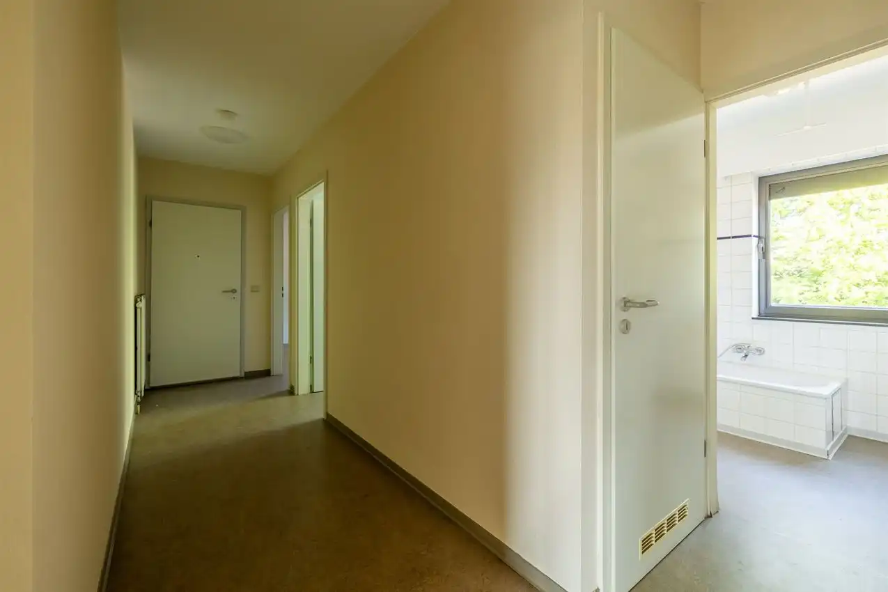 Appartement met twee slaapkamer en terras nabij centrum foto 9