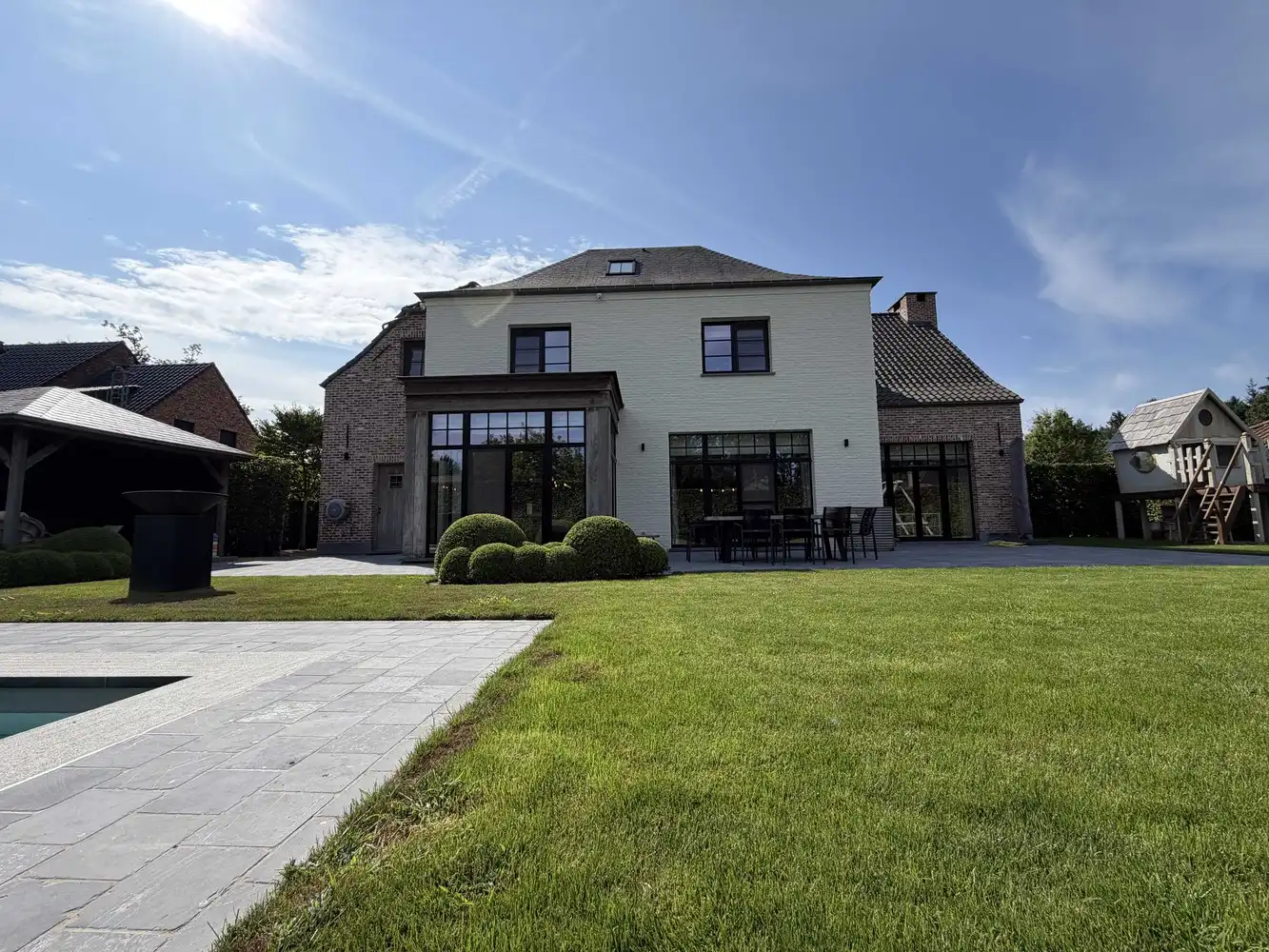 Klassevolle, recente villa (bouwjaar 2016) met hoogwaardige afwerking foto 17
