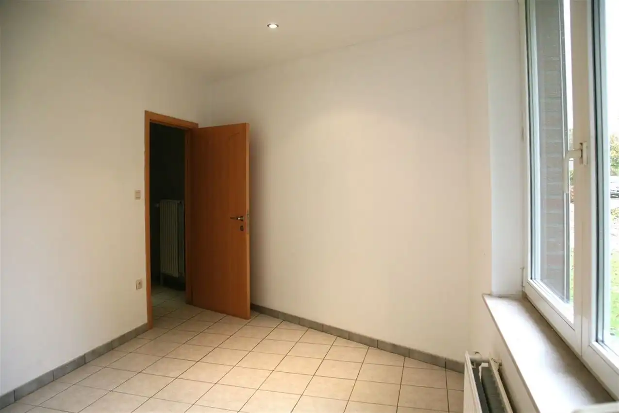 Zeer rustig gelegen gelijkvloerse woning met 3 slpk. foto 24