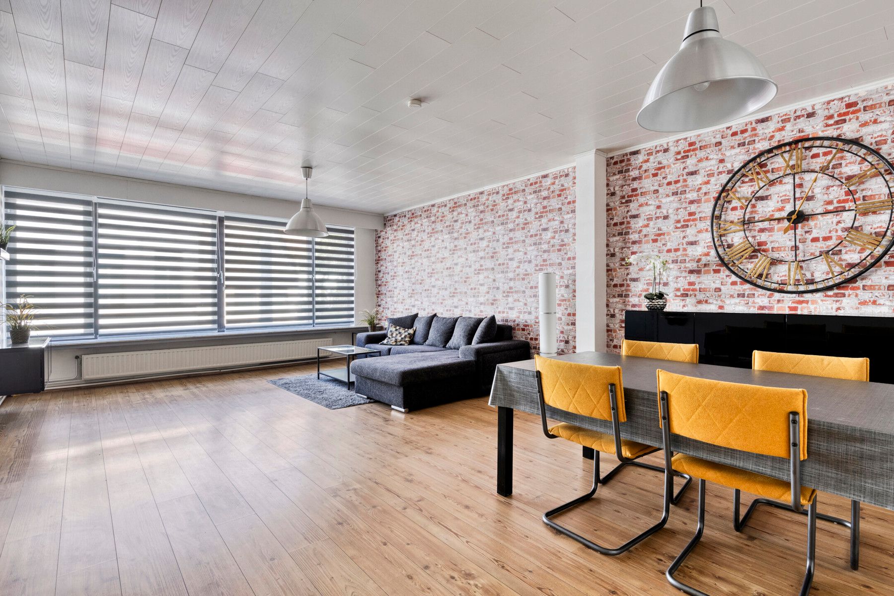 Ruim appartement met 2 slaapkamers. foto {{pictureIndex}}