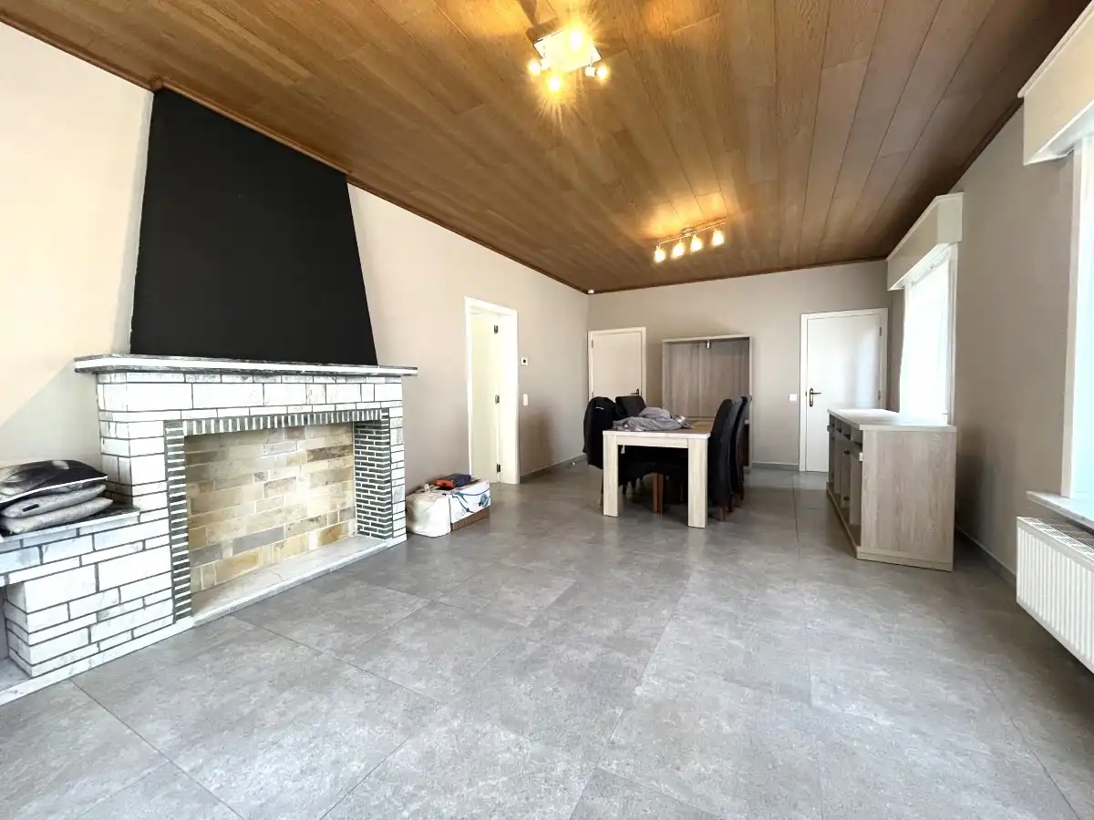 Beselare – Ruime gezinswoning met 4 slaapkamers en garage foto 3