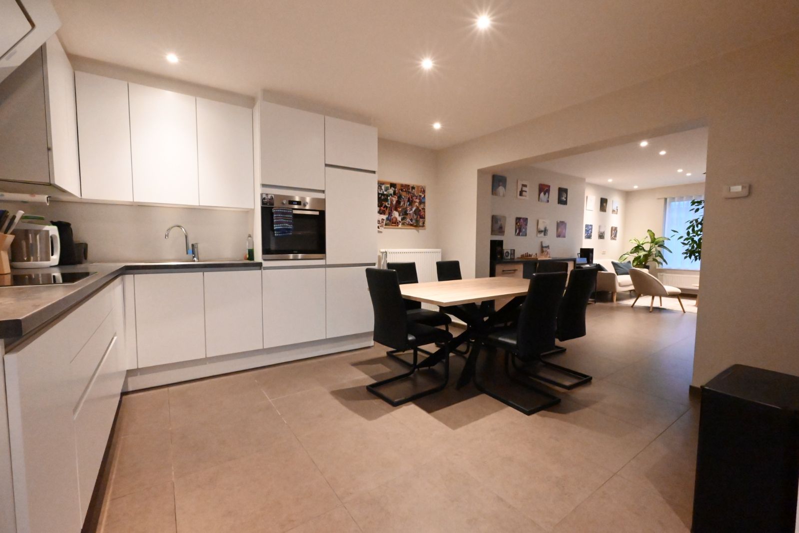 Ruime woning (HOB) met 4 slaapkamers in hartje Kachtem! foto 3