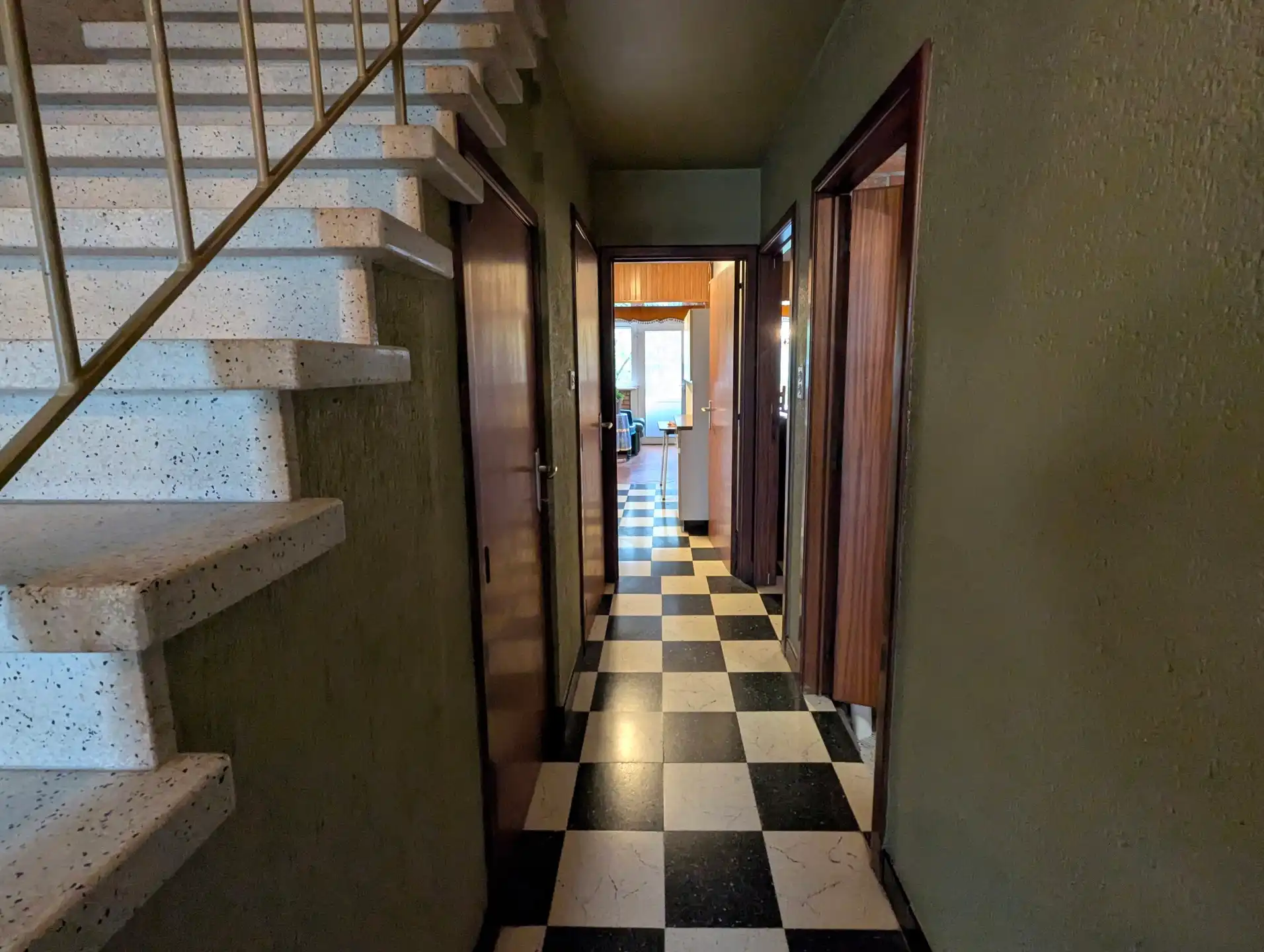 Ruime woning met zongerichte tuin te koop. Centrum De Panne aan zee. foto 21