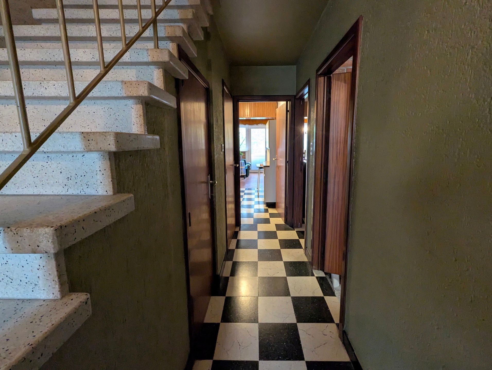 Ruime woning met zongerichte tuin te koop. Centrum De Panne aan zee. foto 21