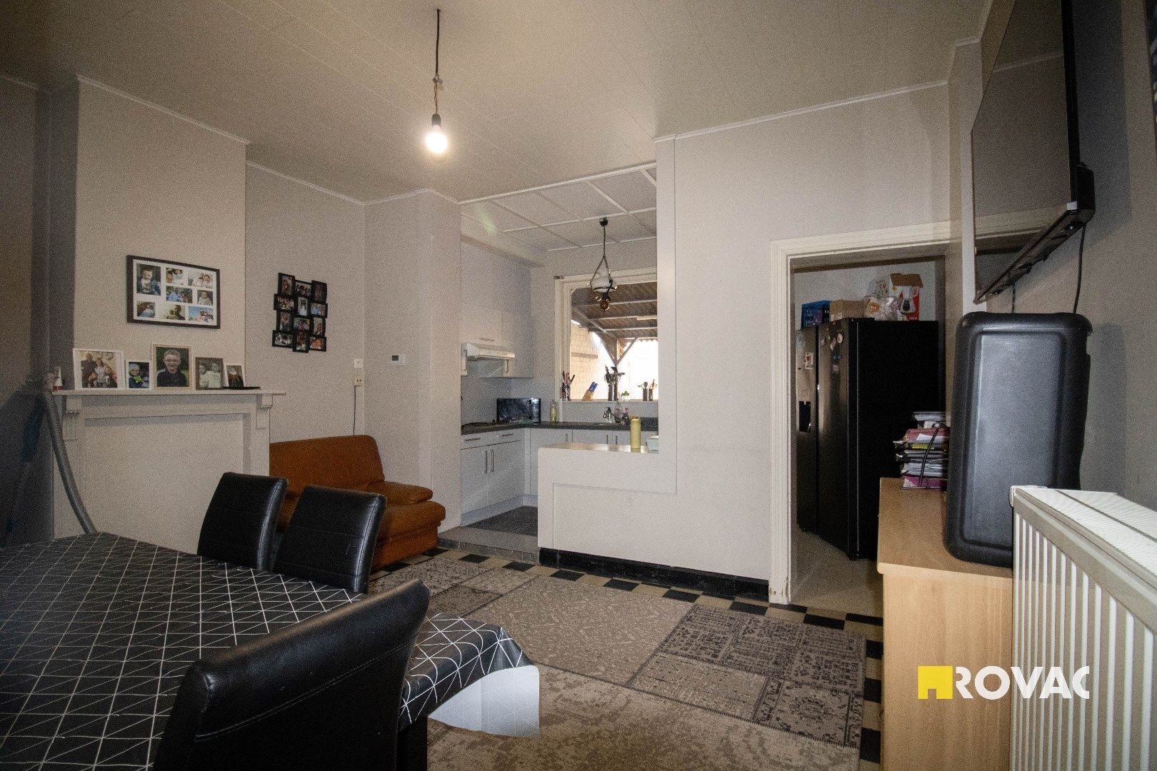 Ruime rijwoning (162 m²) met terras nabij centrum Izegem foto 4