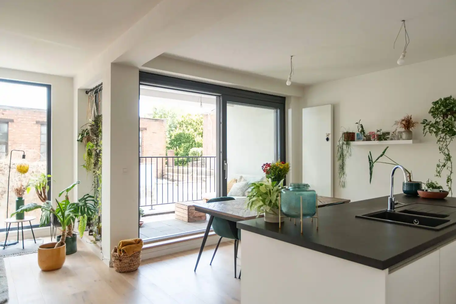 Vernieuwbouw met twee slaapkamers, een terras, EPC A en verder niets om over te twijfelen. foto 24