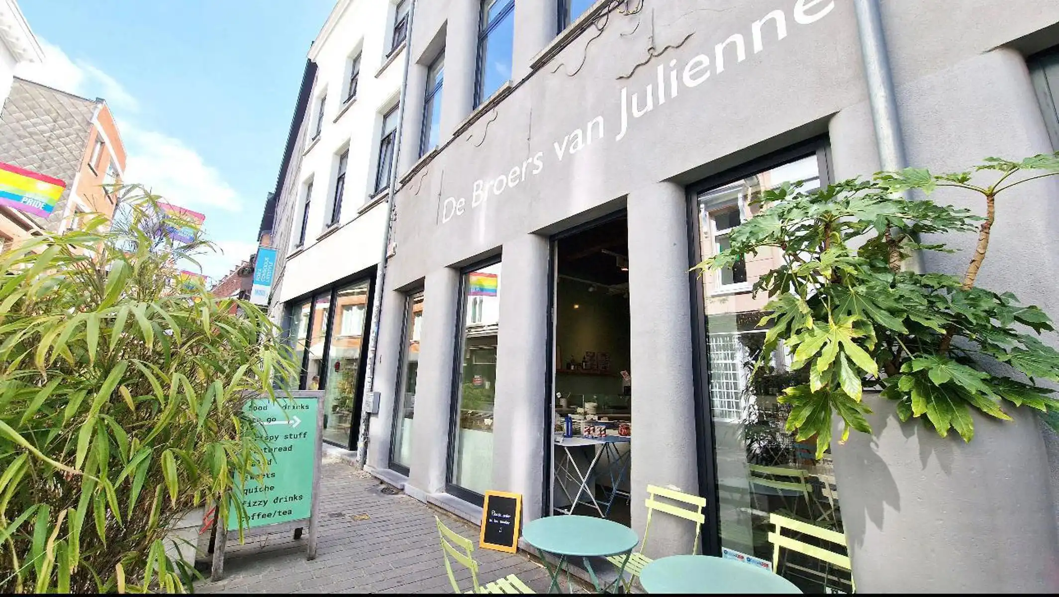 Overname Uniek Handelsfonds  - De Broers Van Julienne foto {{pictureIndex}}