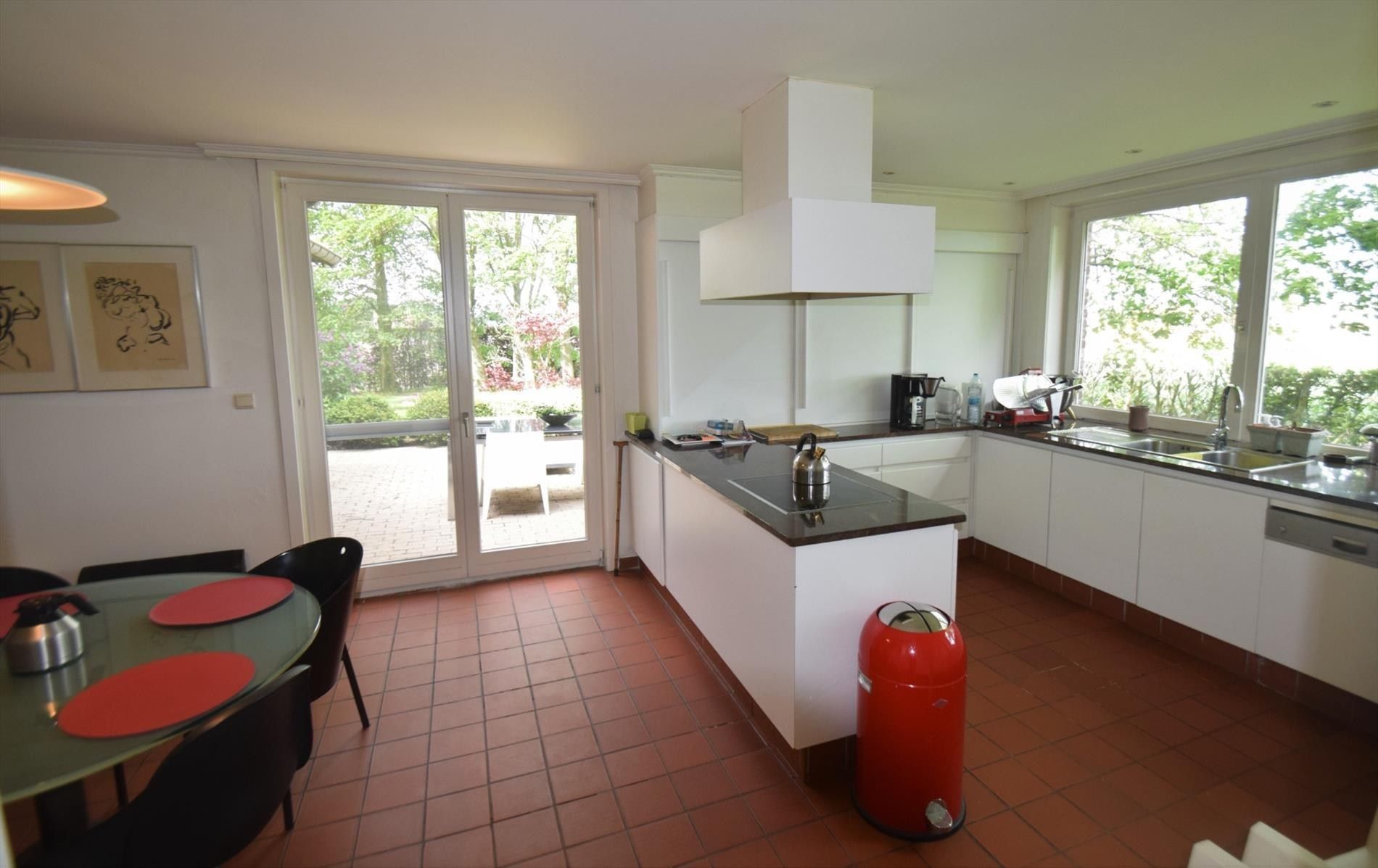 Authentieke hoeve op 3886 m² grond, landelijk gelegen met prachtige tuin. foto 13
