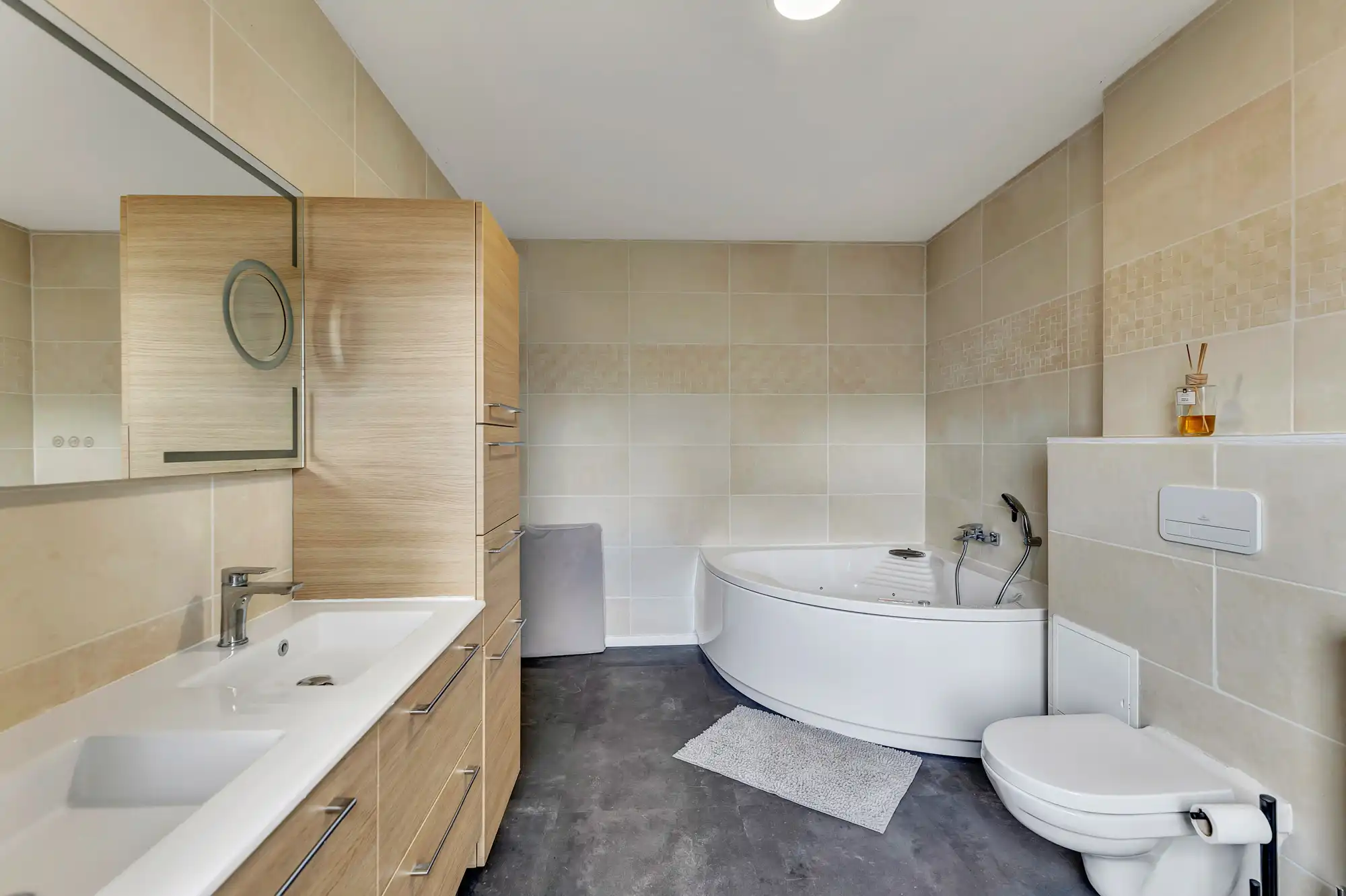 Gerenoveerde woning met tuin en 3 slpks in Halle foto 8