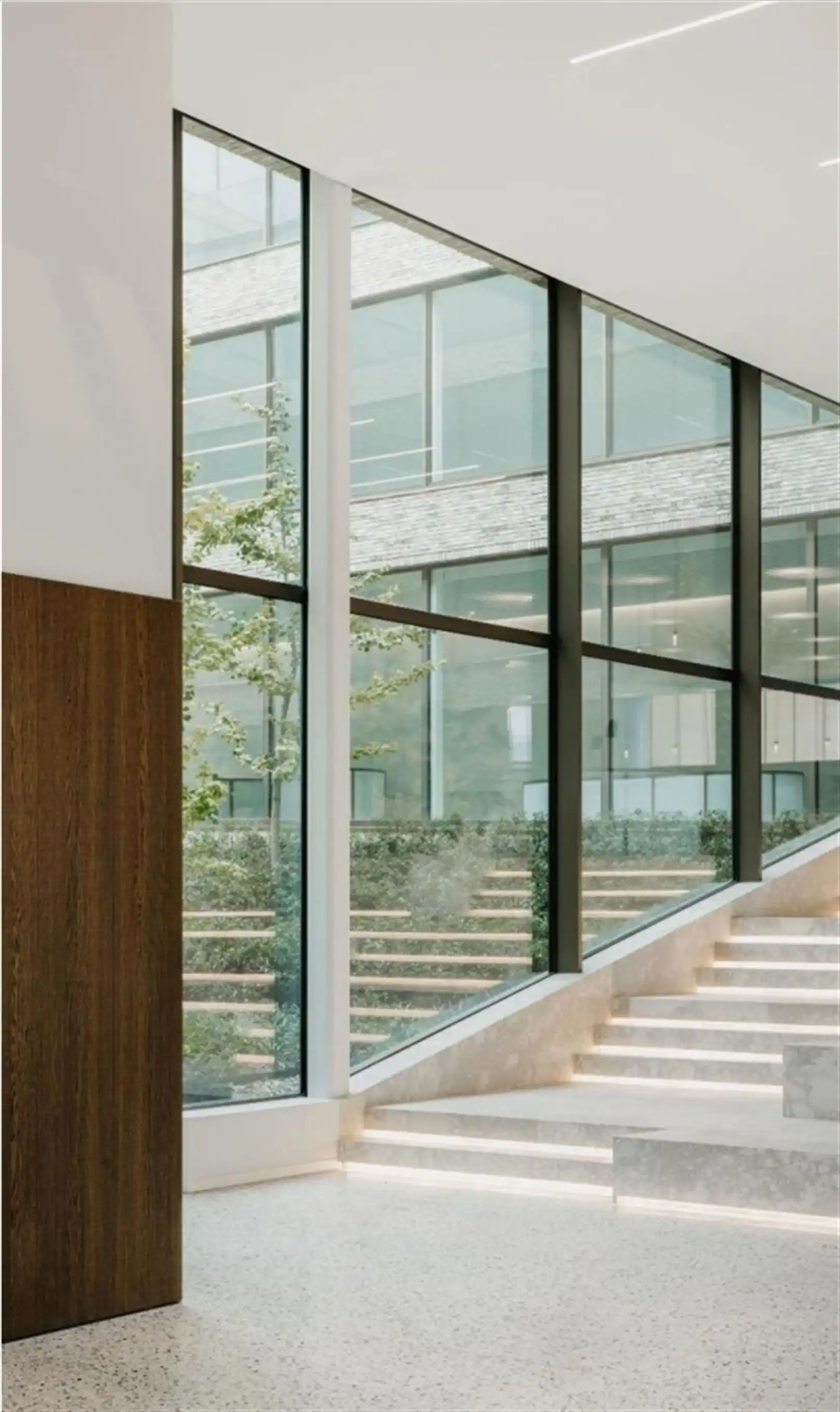 High-End afgewerkt en ingericht kantoor in Kortrijk Business Park  foto 7