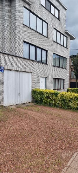 Zeer goed onderhouden gelijkvloers appartement foto 2