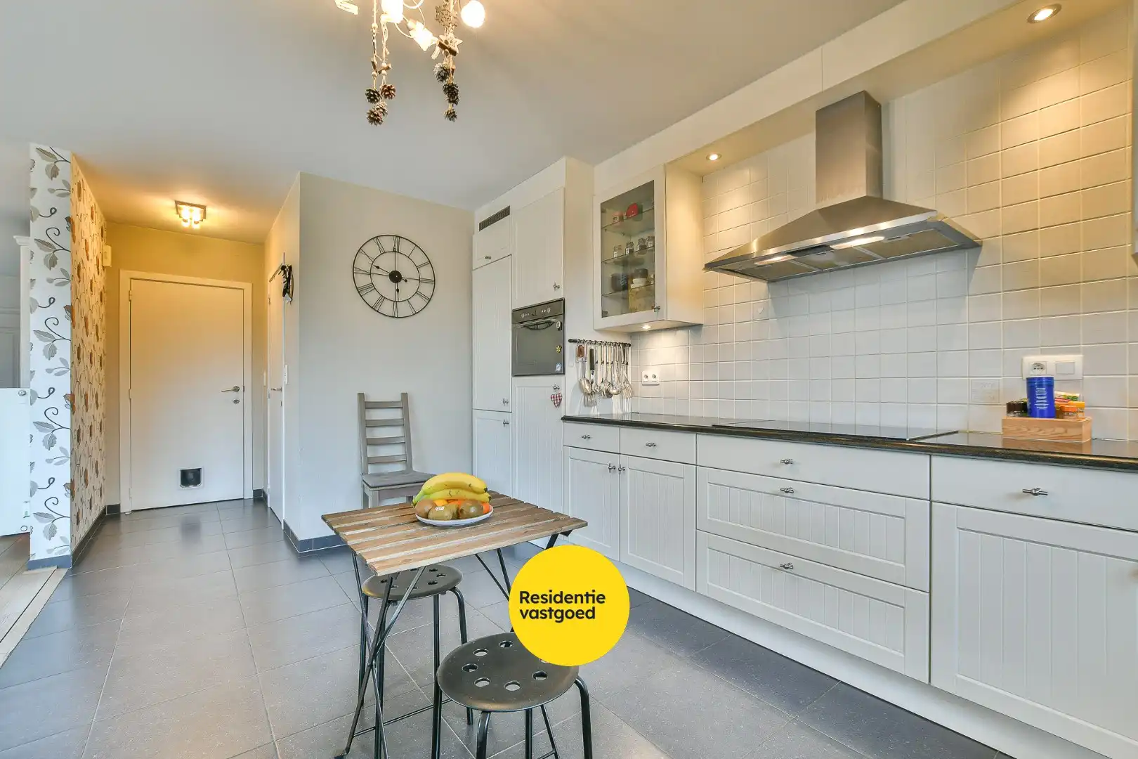 Instapklare halfopen woning met 3 slaapkamers en zonnige tuin in Vosseslag, vlakbij bos en duinen foto 8