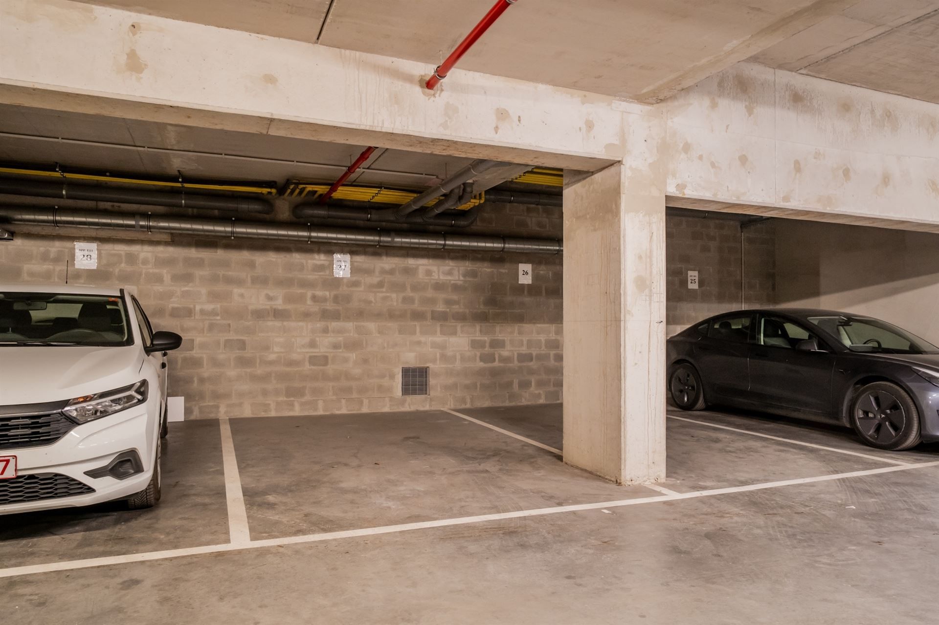 Prachtig, recent 3 slaapkamer duplex appartement met private tuin van 50m² foto 22