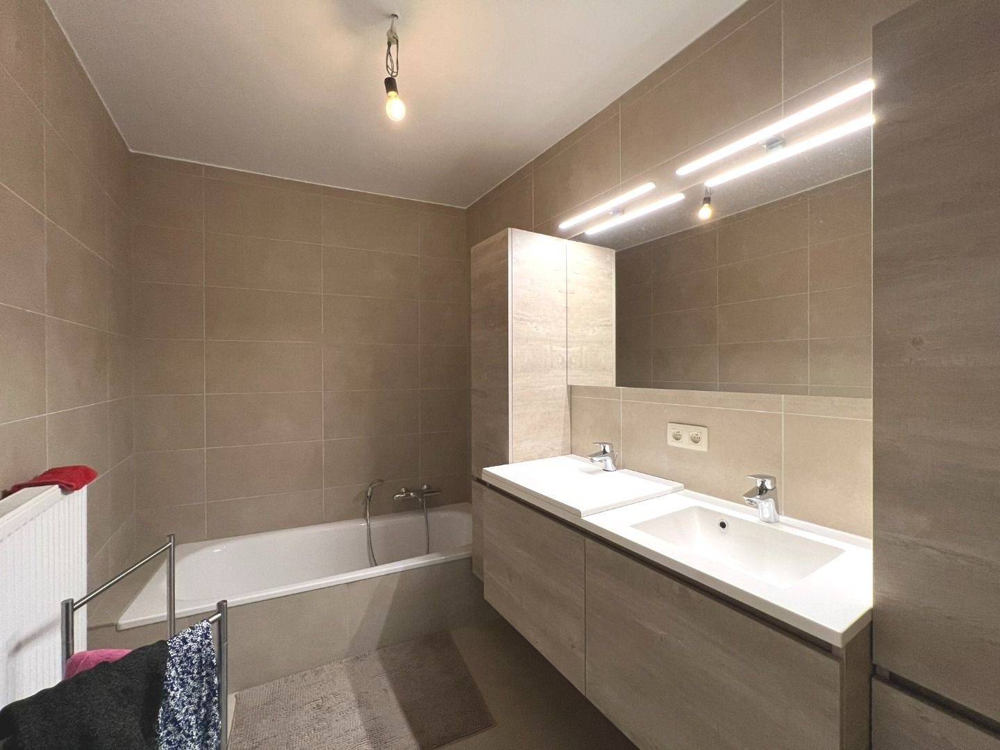 Prachtig 2 slaapkamer appartement te Merendreedorp + garagebox foto 11