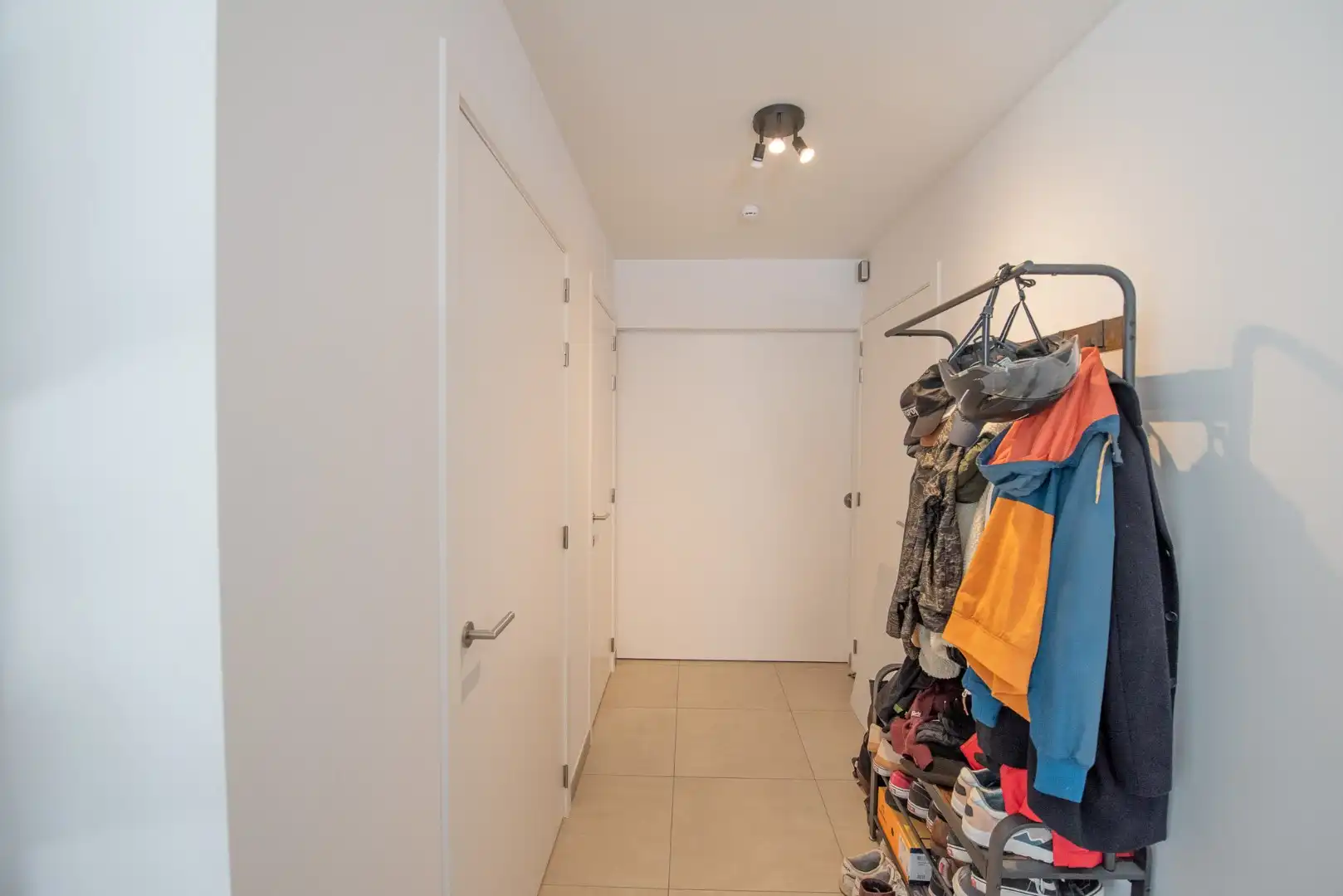 Recent instapklaar gelijkvloers appartement te huur in Deerlijk foto 2