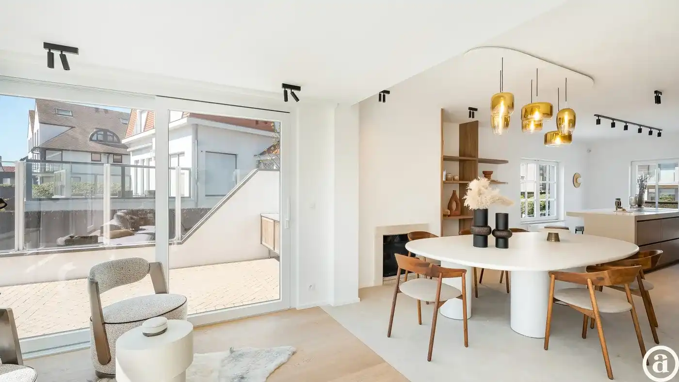Exclusief gerenoveerde villa op een absolute toplocatie foto 11