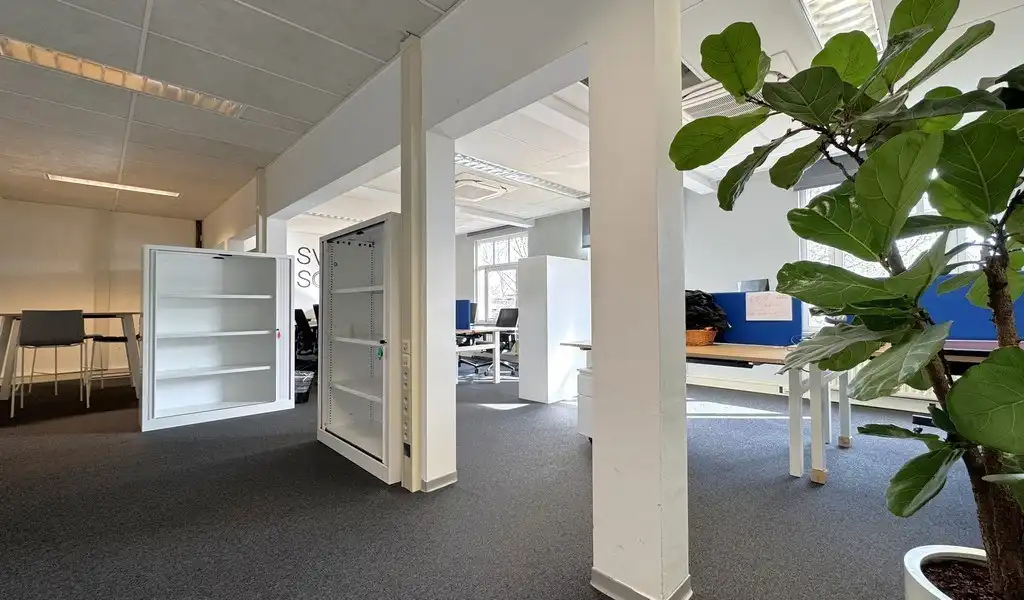 Full-service kantoor in BluePoint Business Center foto 19