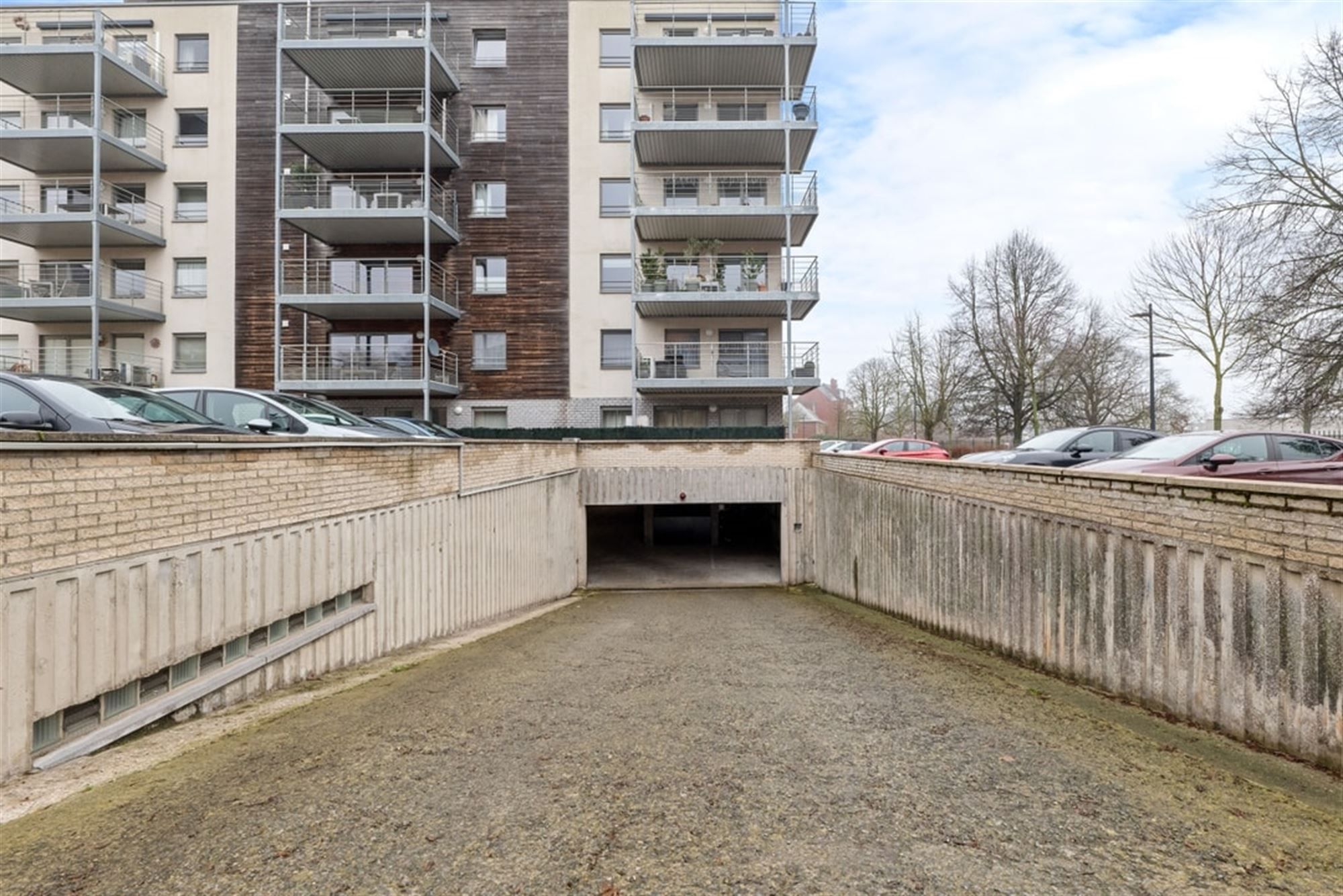 VERHUURD 1 SLK APPARTEMENT MET STAANPLAATS VLAKBIJ HET CENTRUM VAN SINT-TRUIDEN foto 22