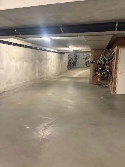 Gesloten garagebox met verlichting, vlak aan zee en duinen in Bredene foto 11
