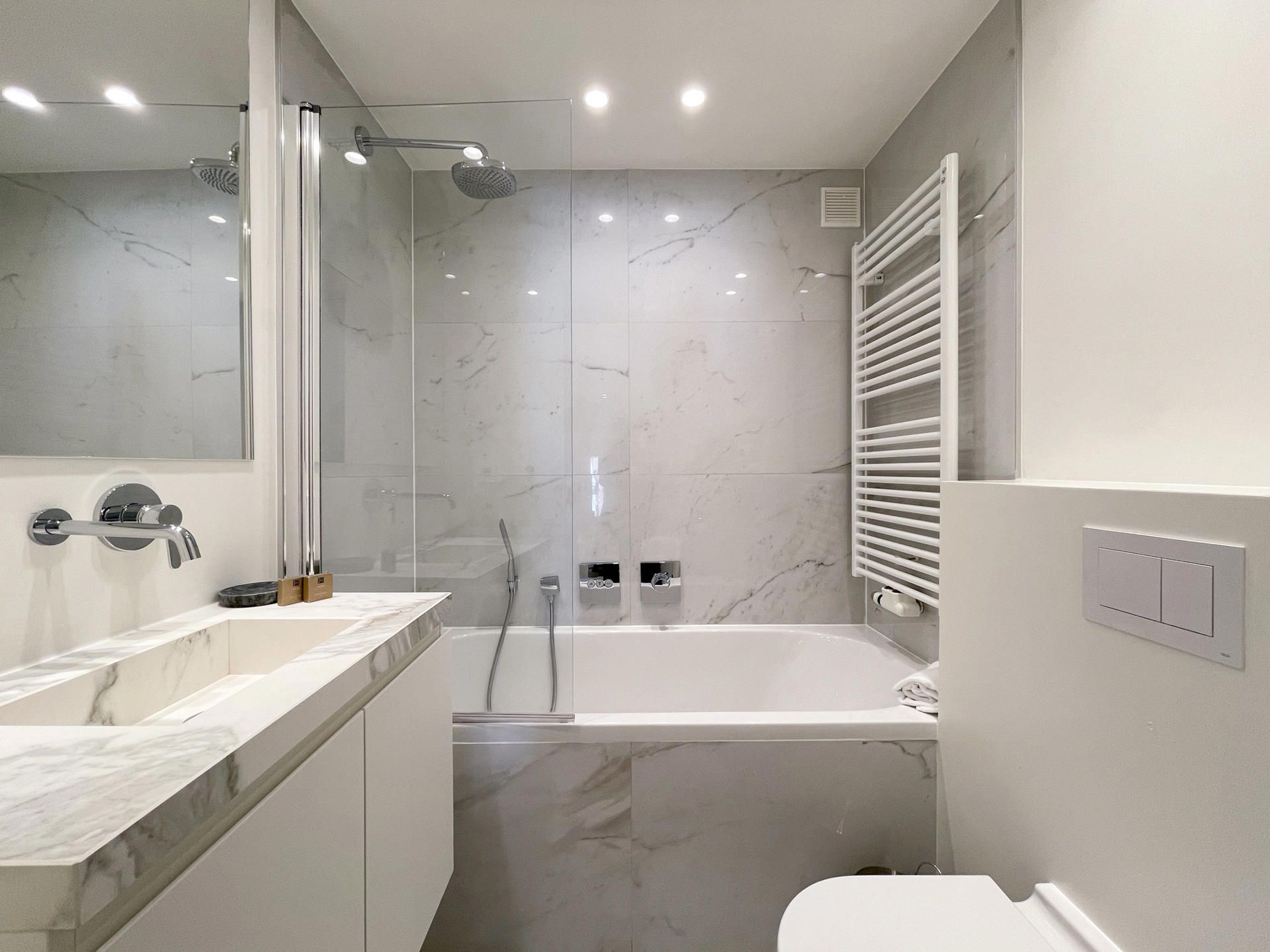 Zonnig en recent gerenoveerd appartement op topligging foto 19