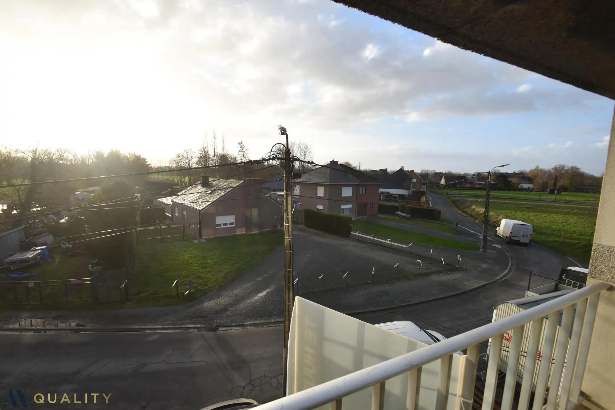 Gerenoveerd 2-slaapkamerappartement met terras (6,5 m²) en balkon,  bergzolder, autostaanplaats en private berging 6,5 m² en 16 m² foto 12