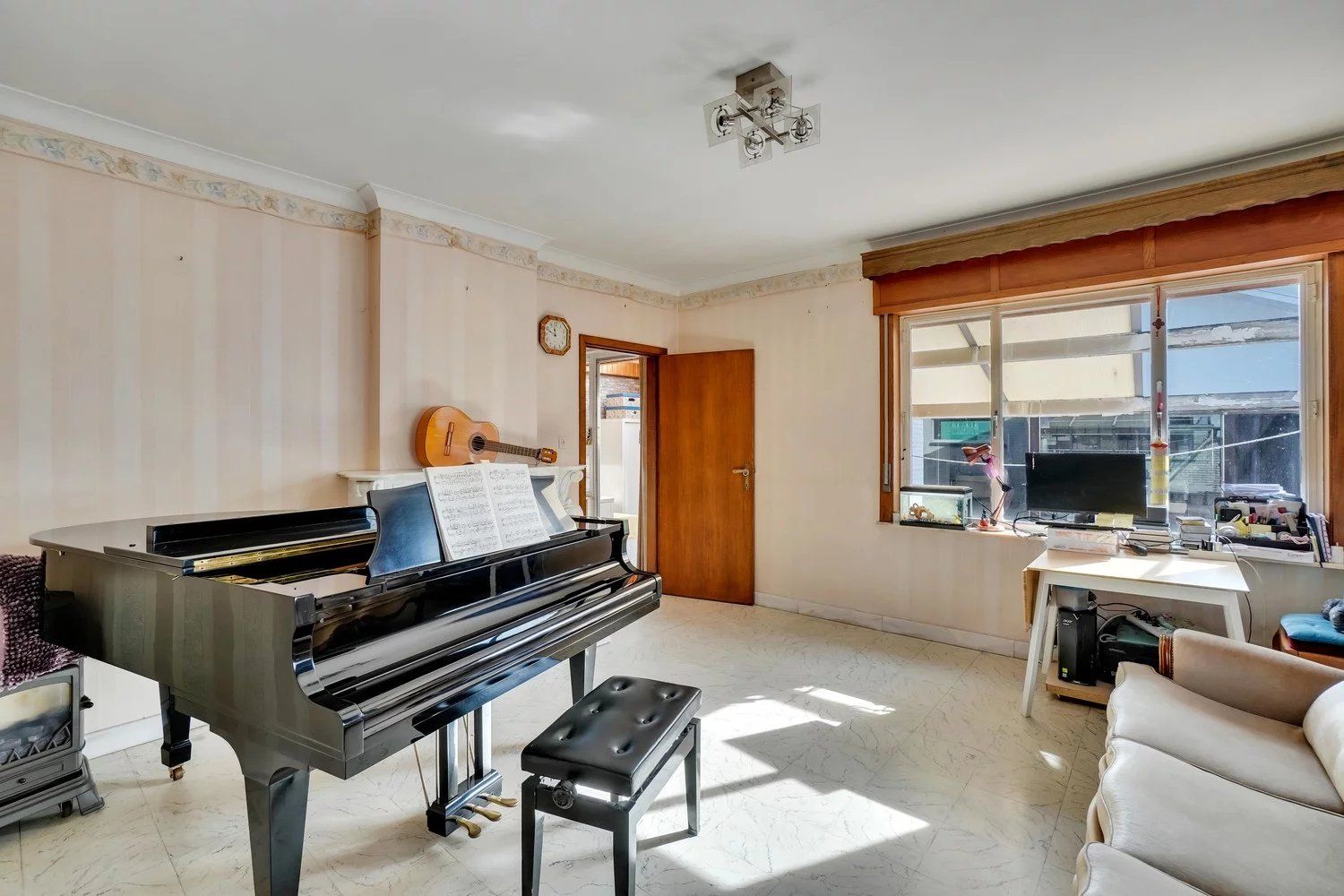 Halfopen bebouwing met 3 slaapkamers en handelspand foto 7