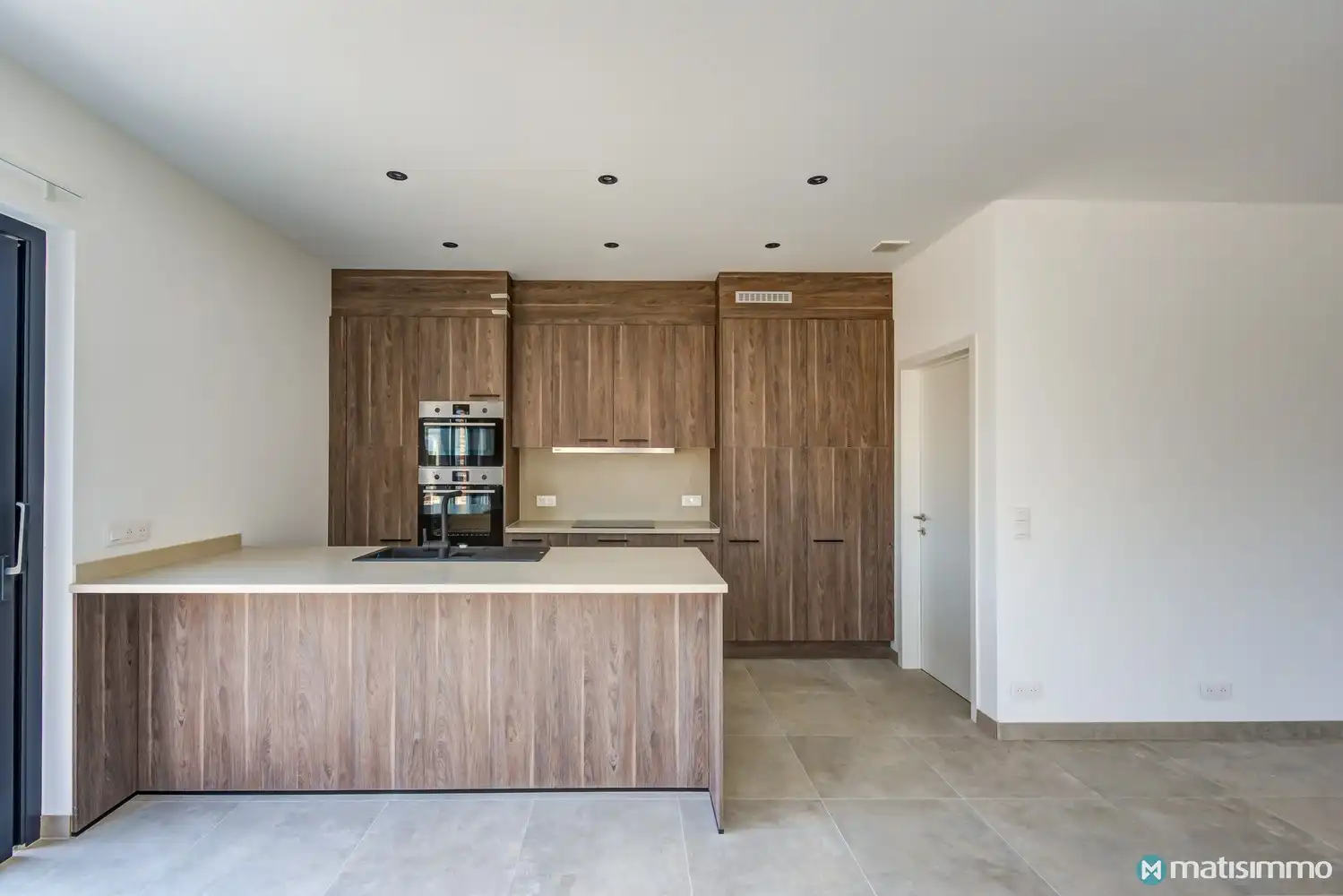 RECENTE ENERGIEZUINIGE GEZINSWONING GELEGEN OP EEN ZEER RUSTIGE LOCATIE TE RIEMST foto 7