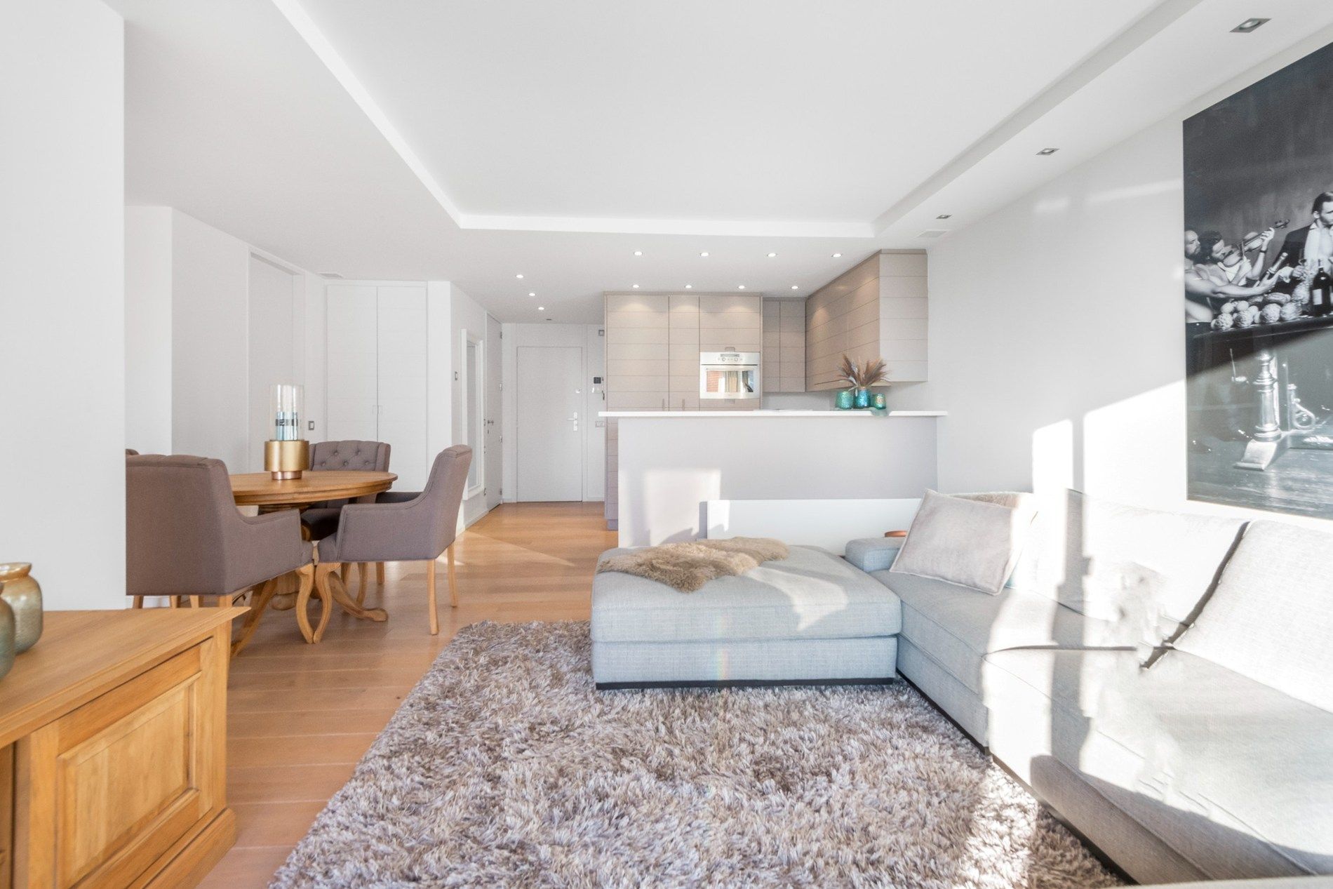 Aangenaam appartement met zuidgericht terras en open zicht, gelegen in de Kustlaan in het Zoute. foto 4