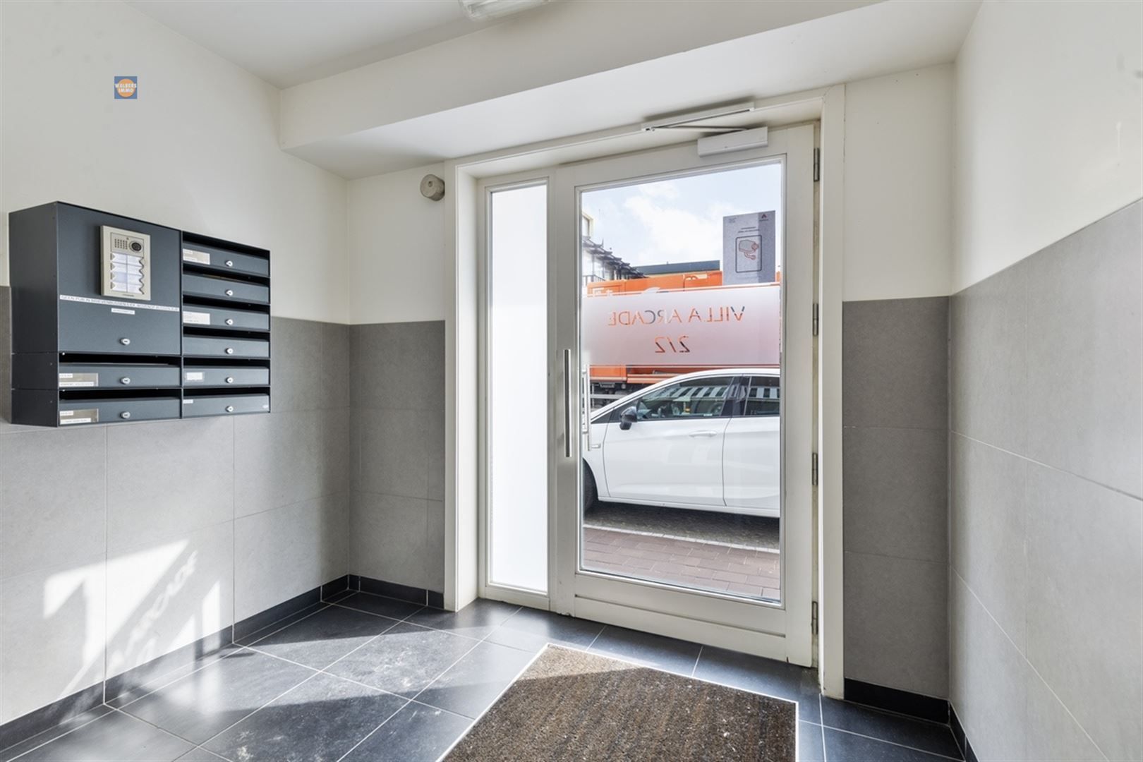 Lichtrijk appartement op toplocatie in de Panne foto 4