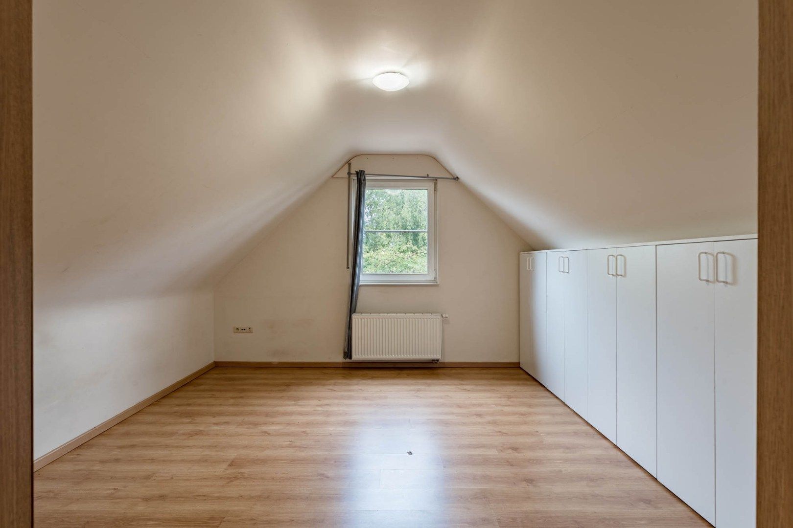 Stijlvolle, hoogwaardig afgewerkt en zeer ruime gezinswoning op een perceel van 8a65ca! foto 19