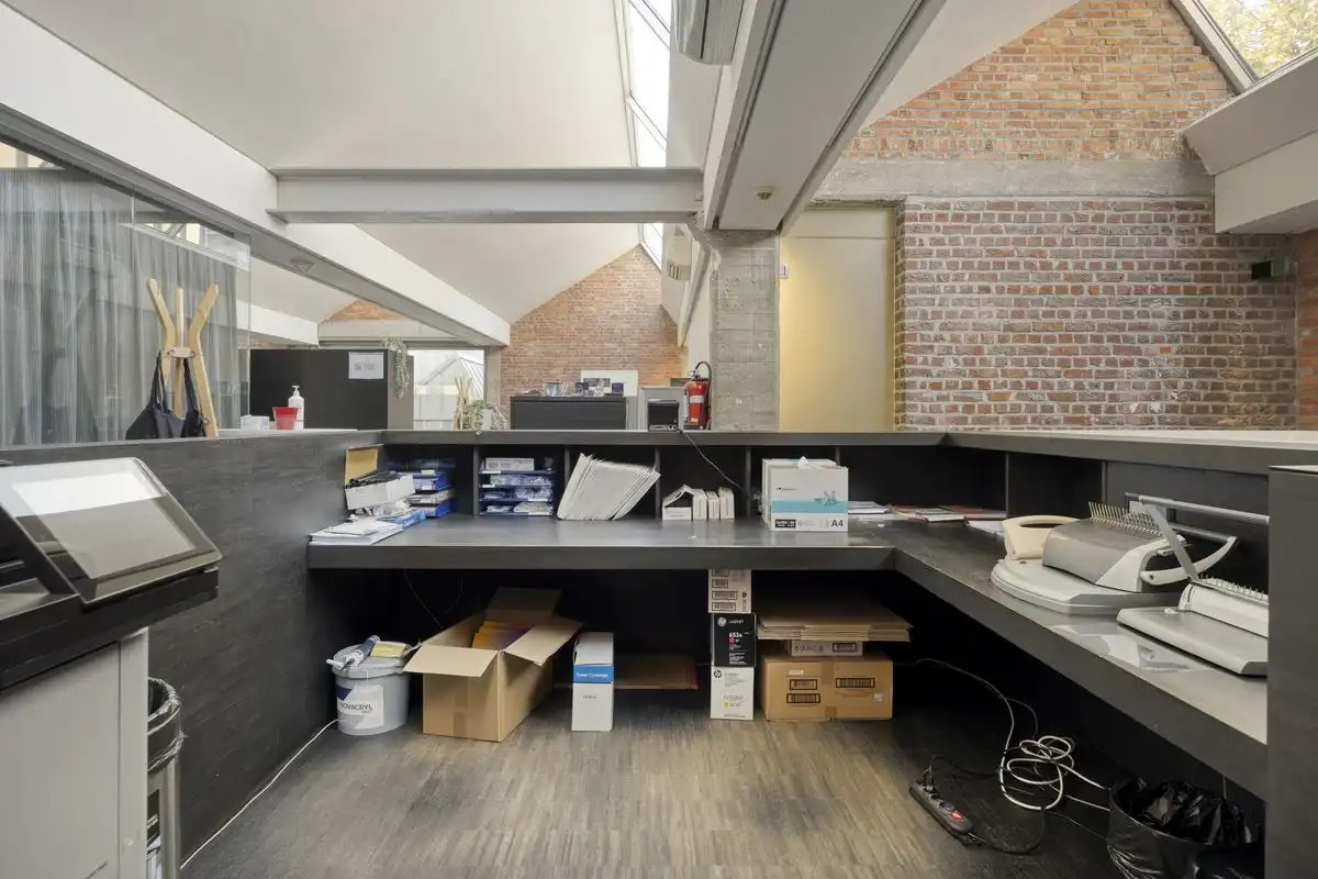 Moderne kantoorruimte op toplocatie nabij E40 en stadscentrum foto 16